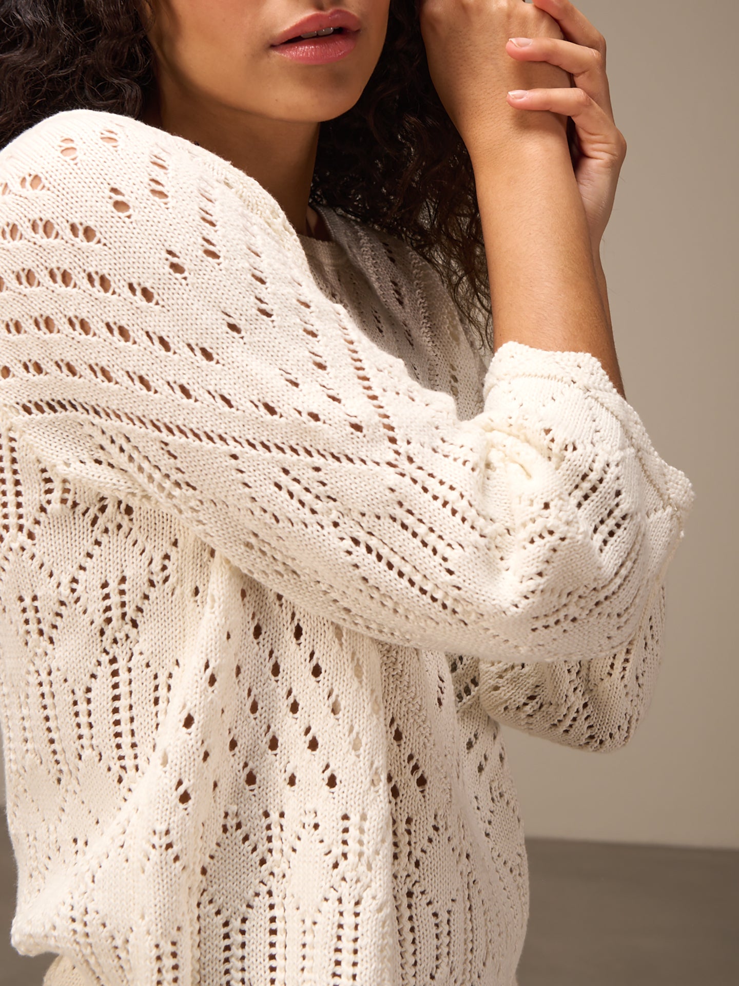 pull en mailles ajourée