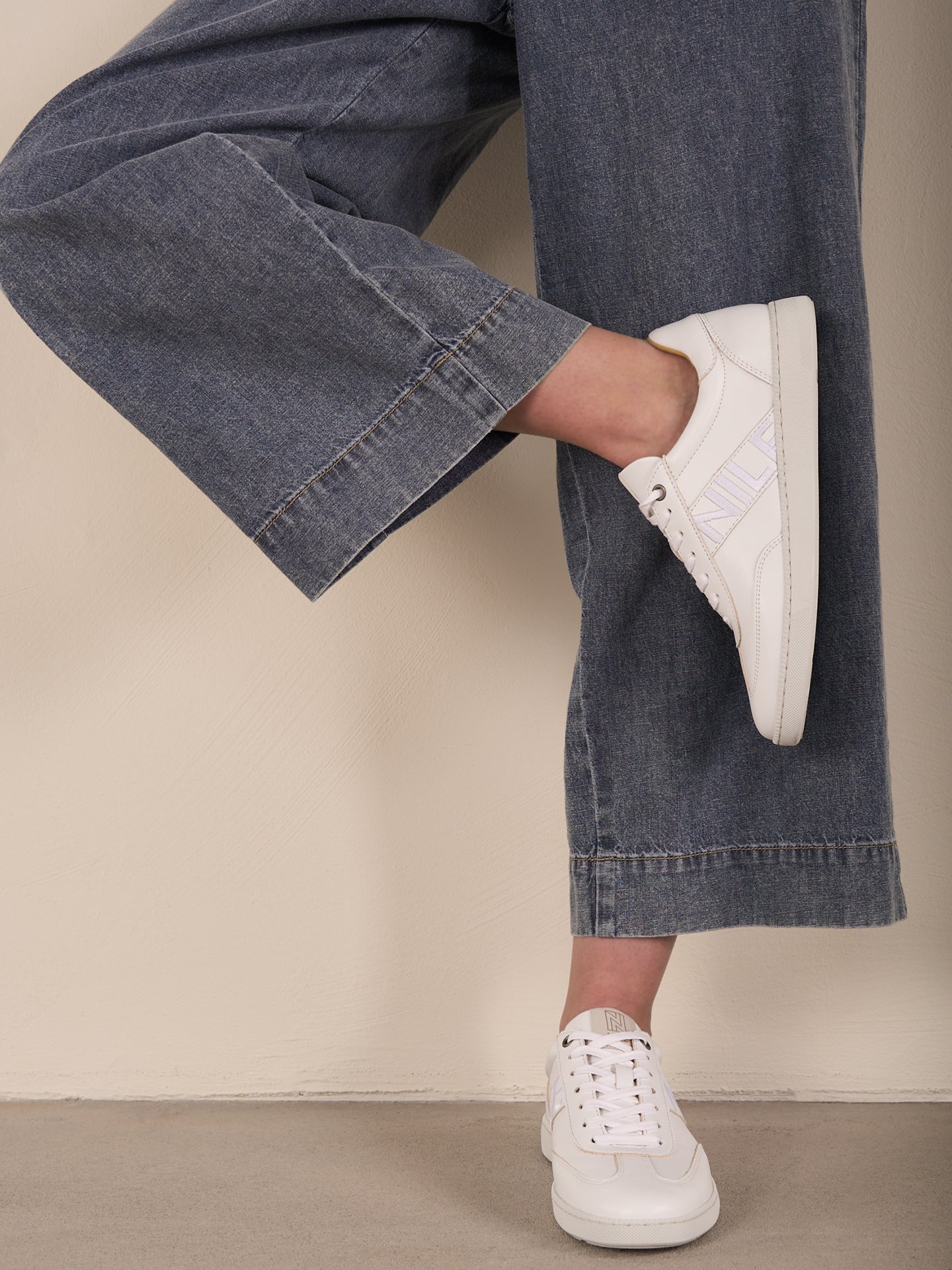 Sneaker N84