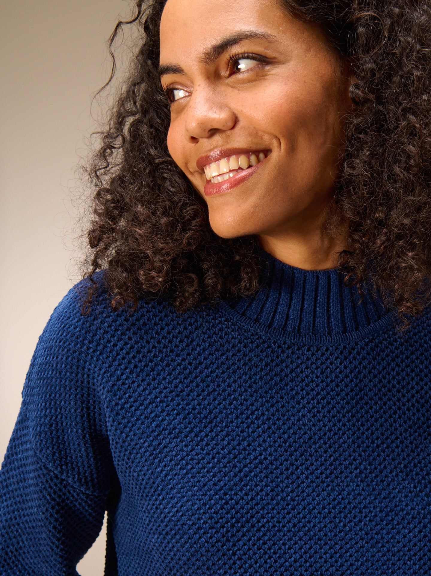 Sweater with stand-up collar