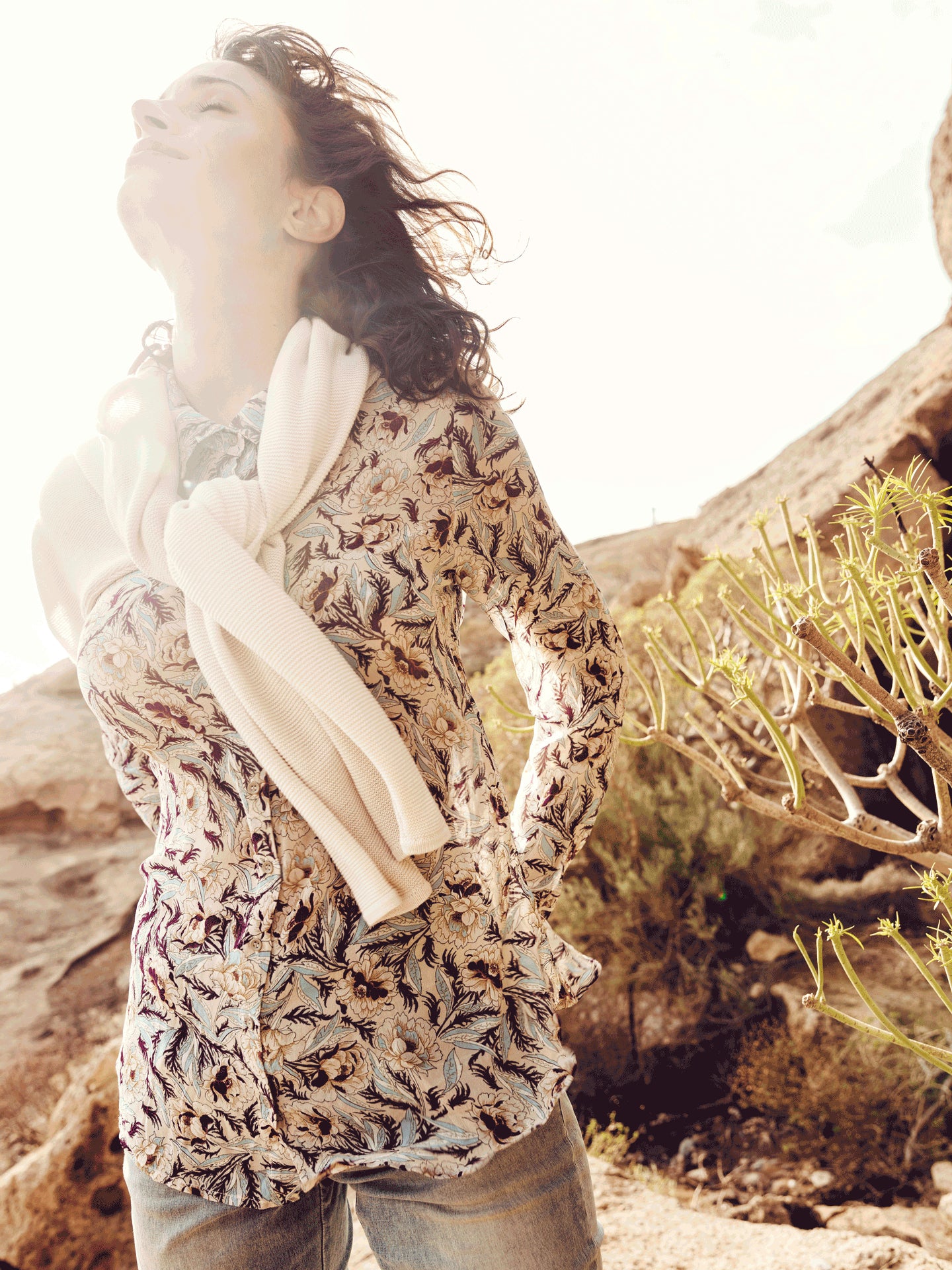 Blusa con abbottonatura
