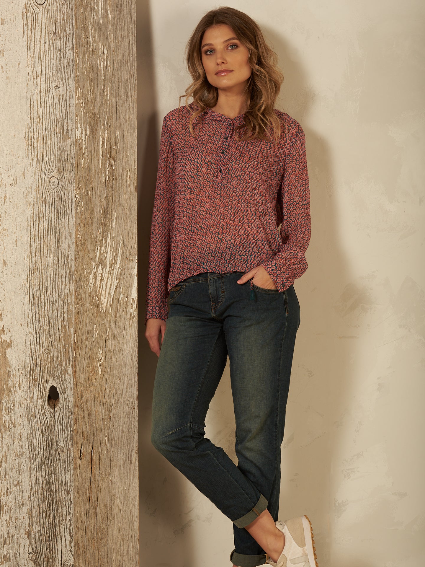 Blusa con cappuccio