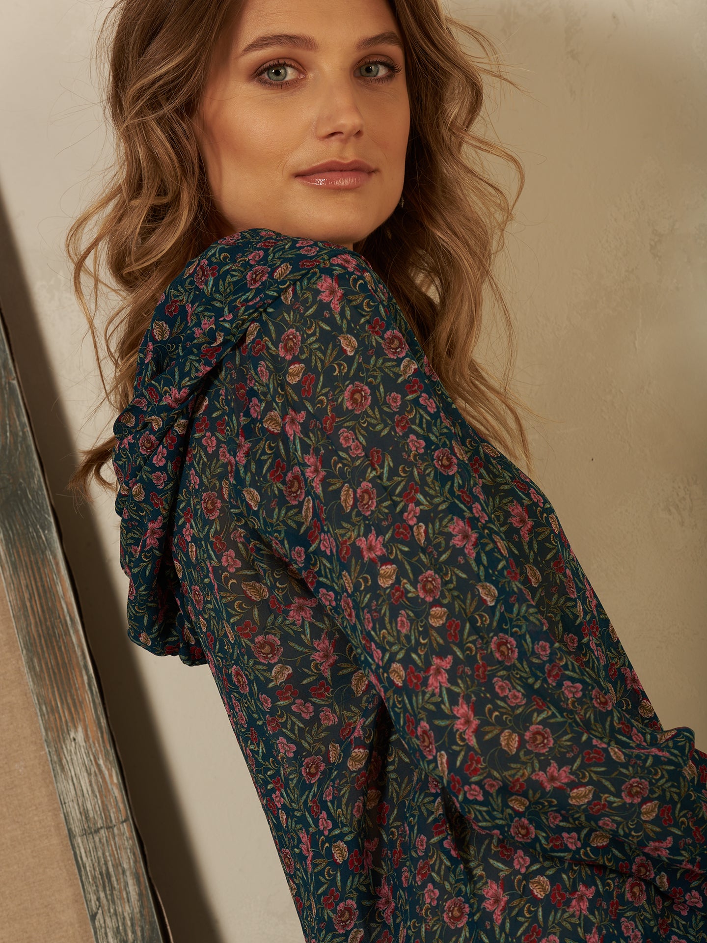 Blusa con cappuccio