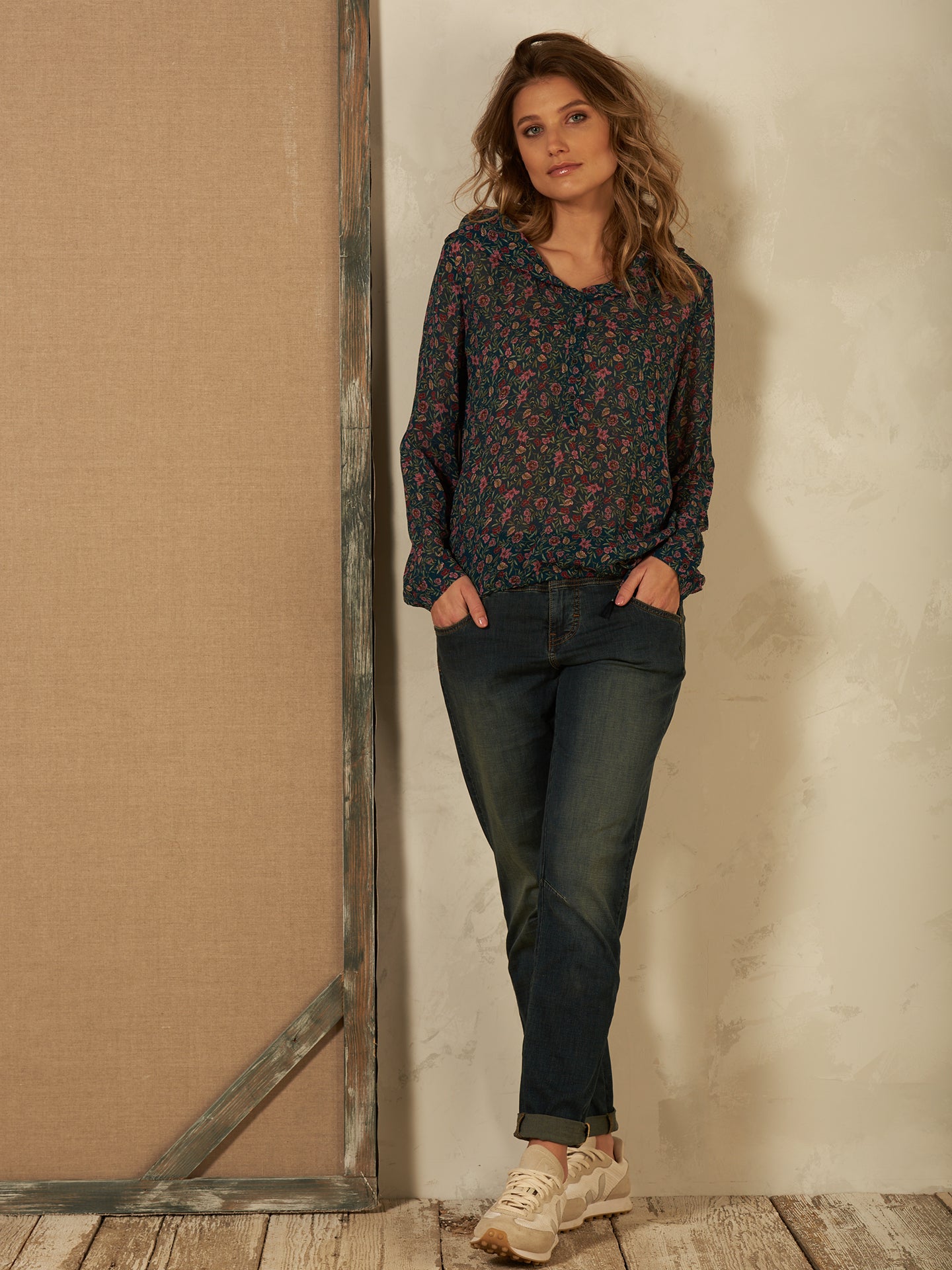 Blusa con cappuccio