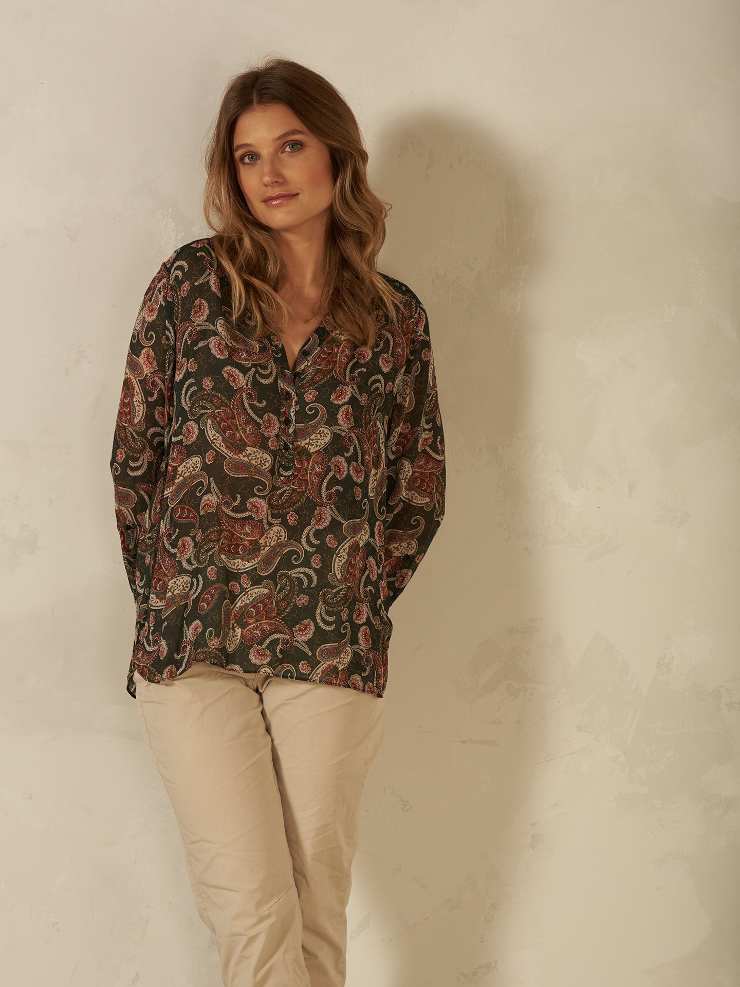 Blusa con scollo a V