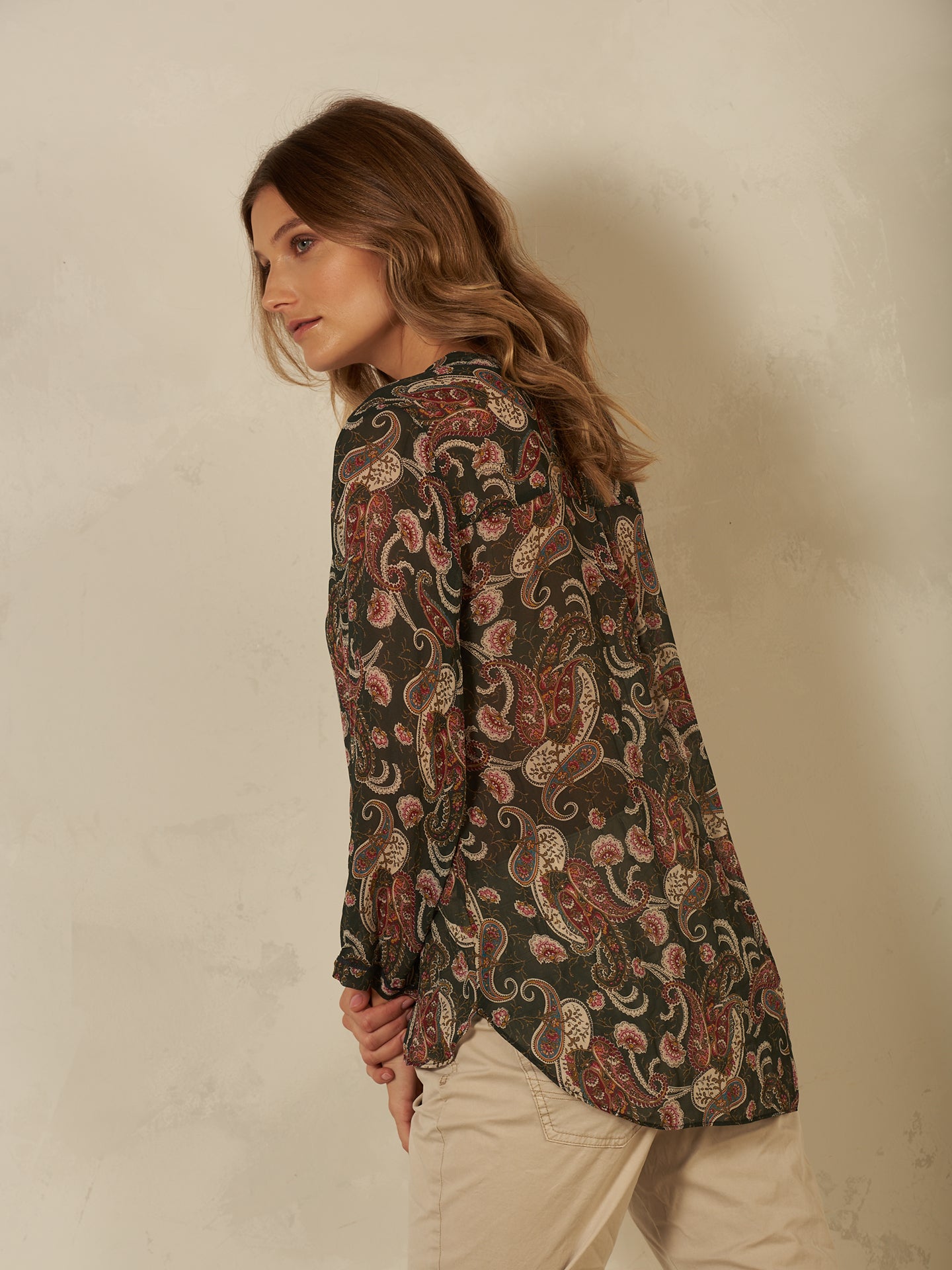 Blusa con scollo a V