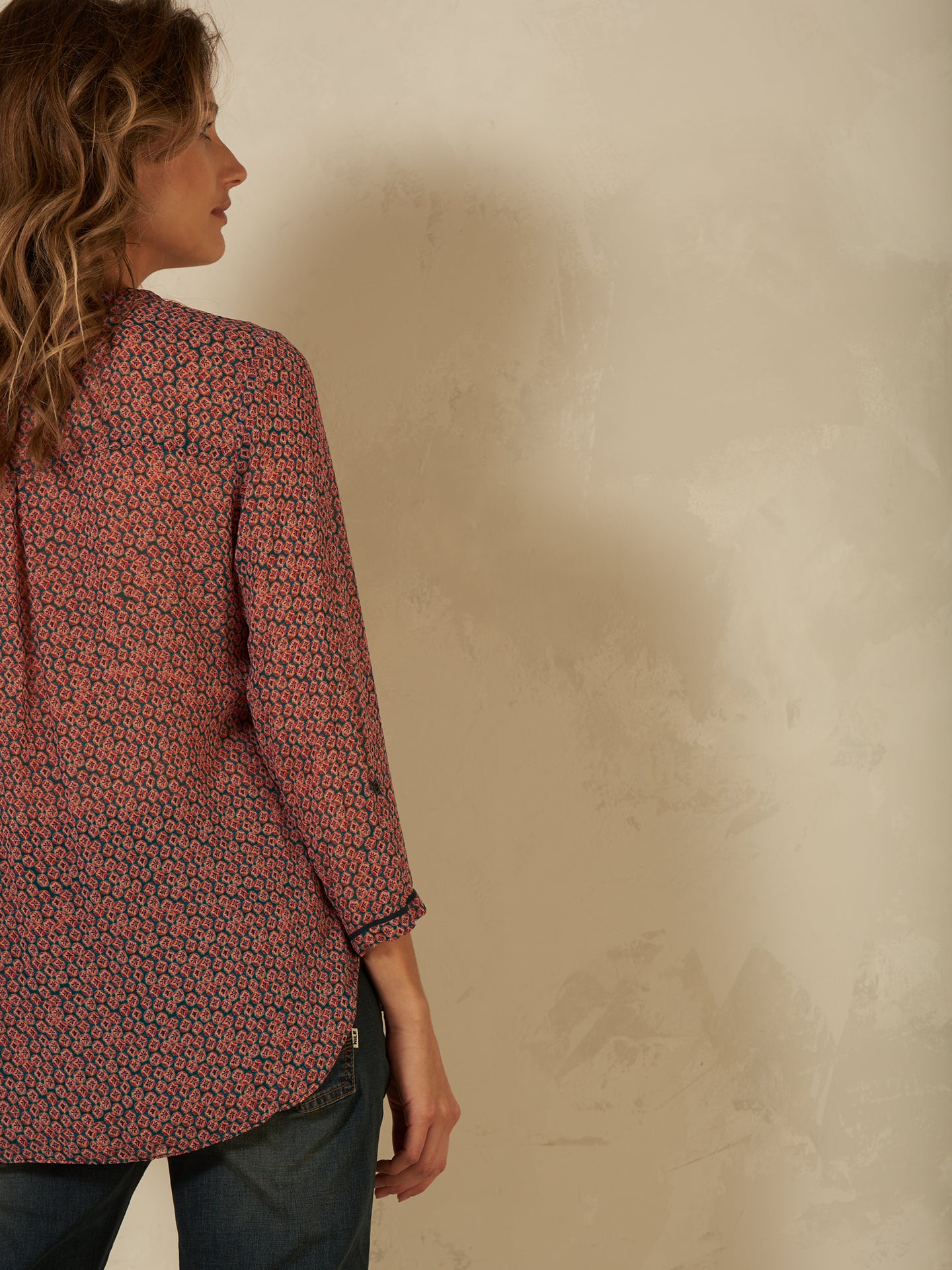 Blusa con scollo a V
