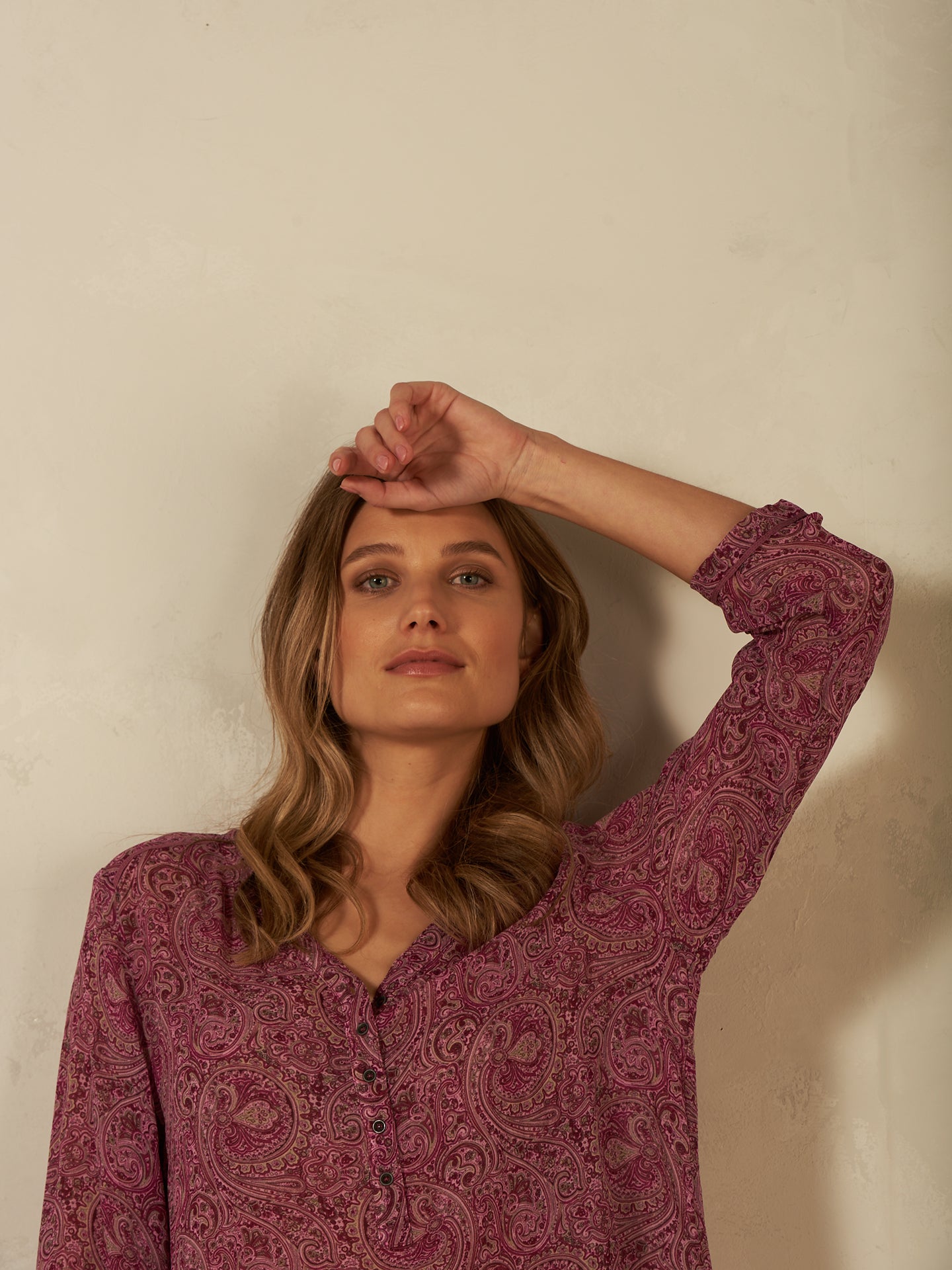 Blusa con scollo a V
