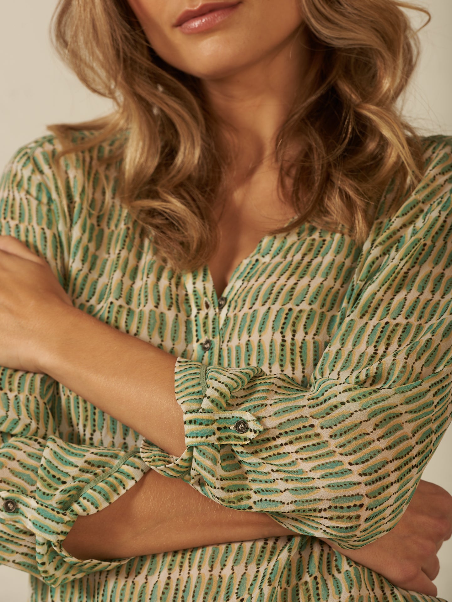 Blusa con scollo a V
