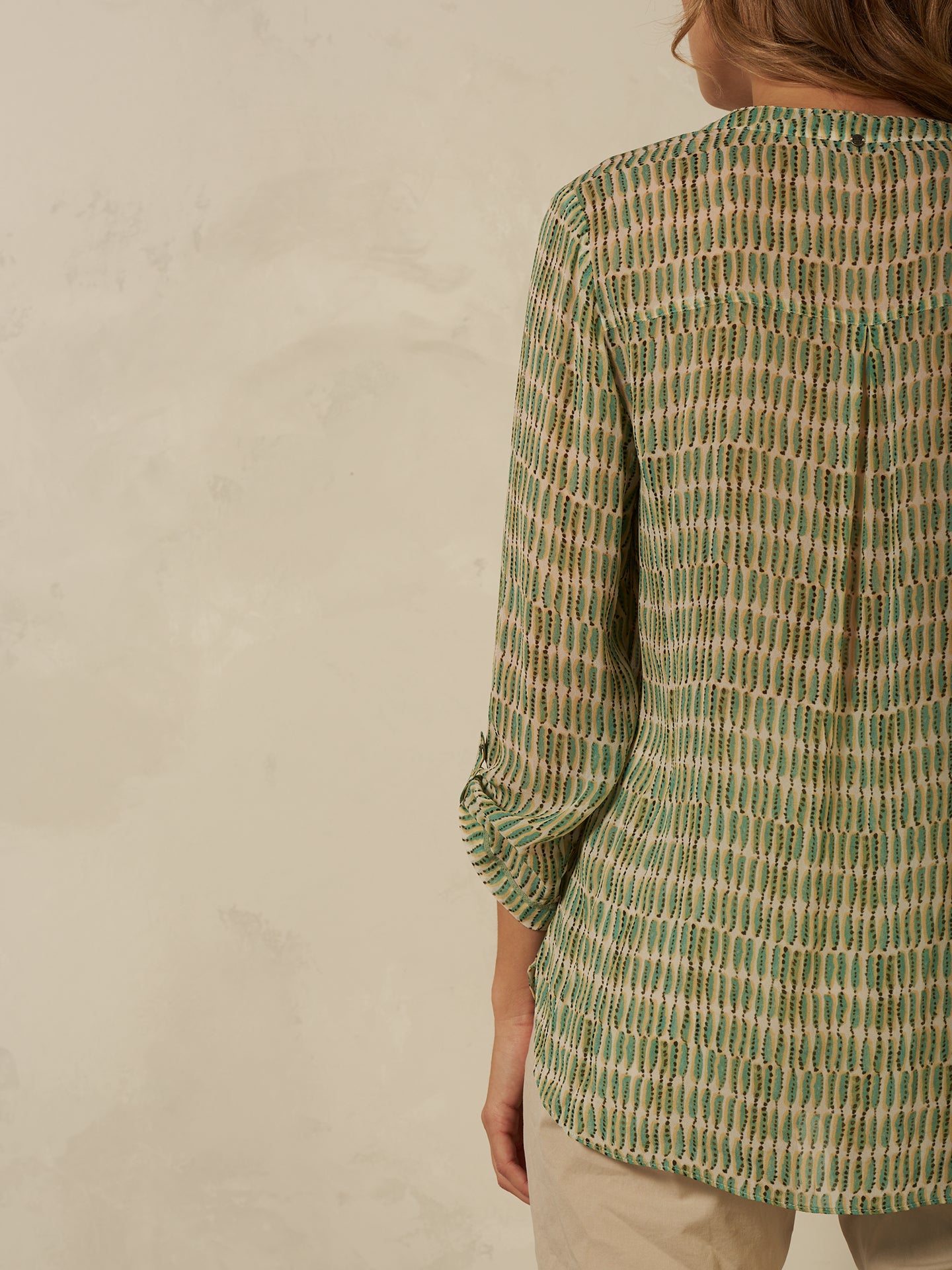 Blusa con scollo a V