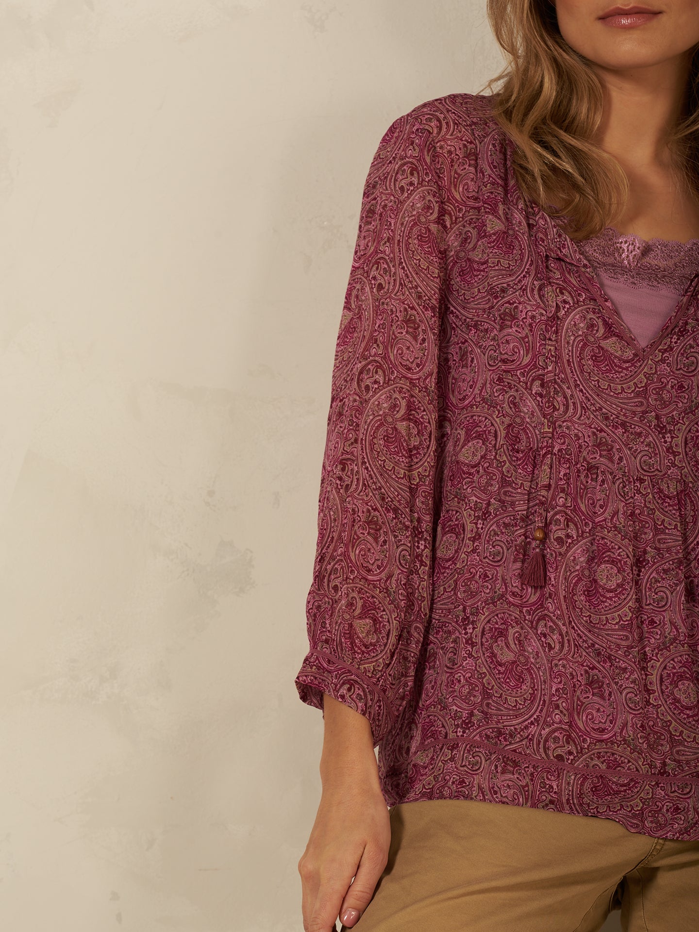 Blusa con scollo a V