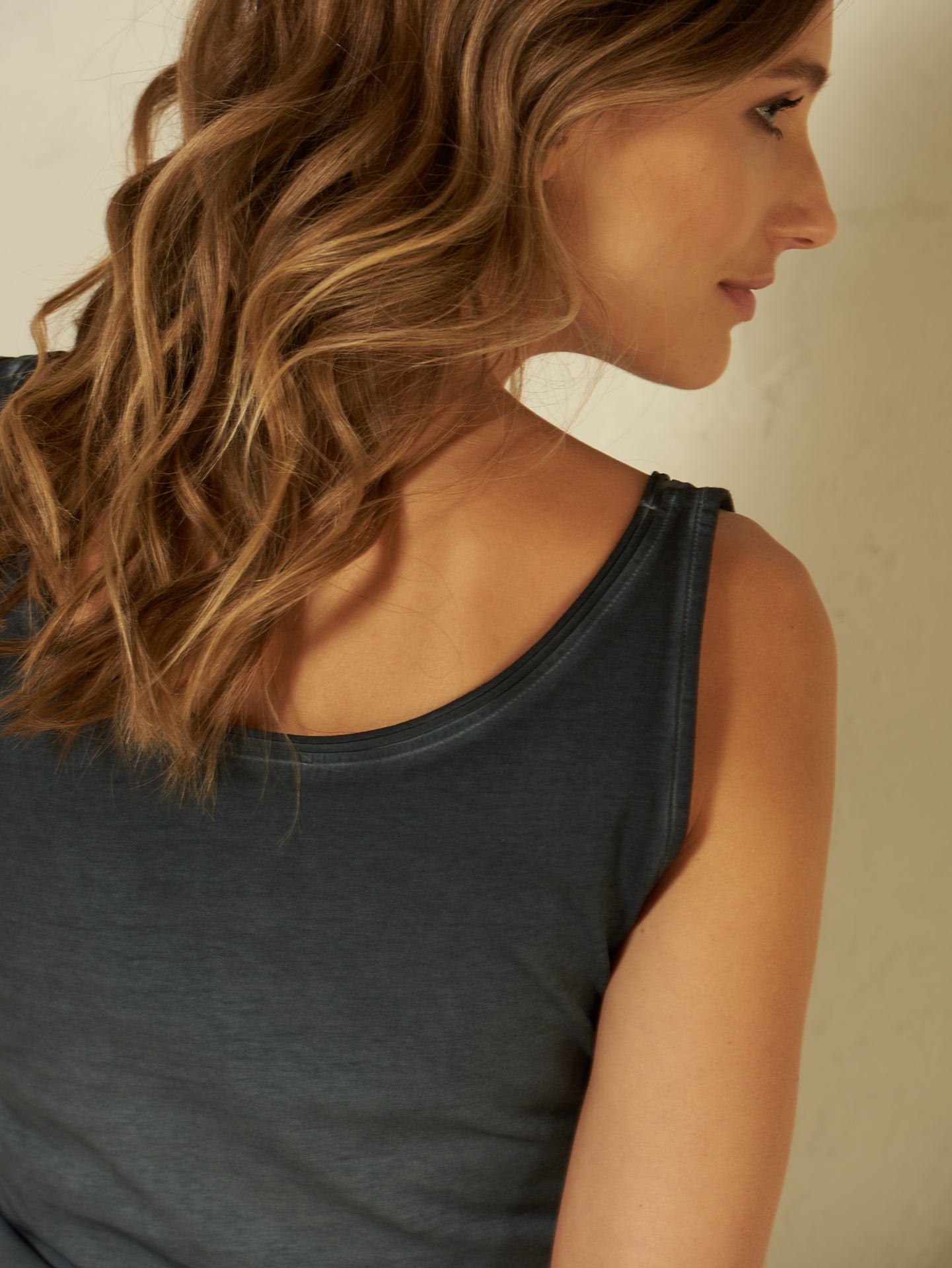 Top con scollo rotondo