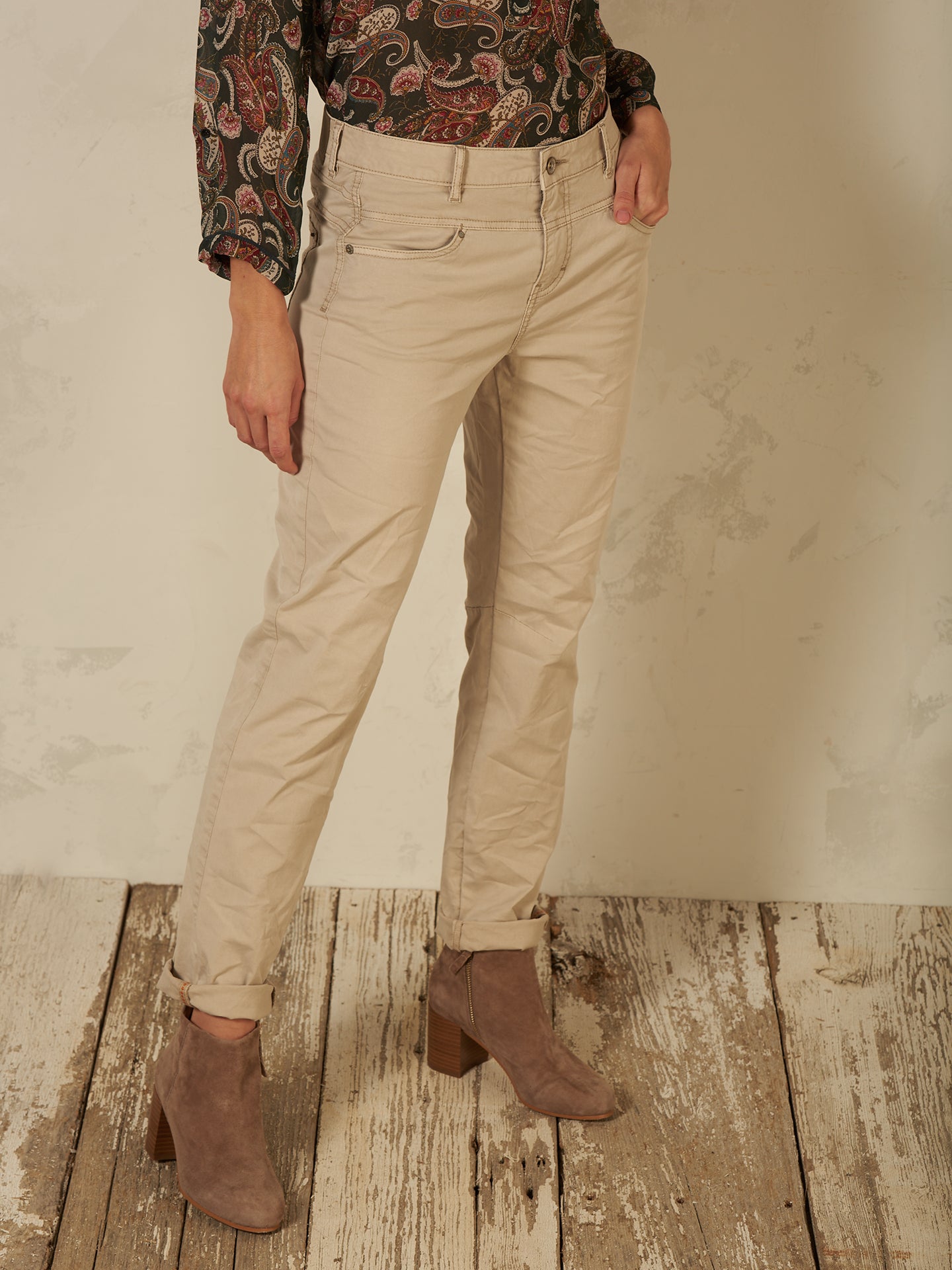 Pantaloni affusolati