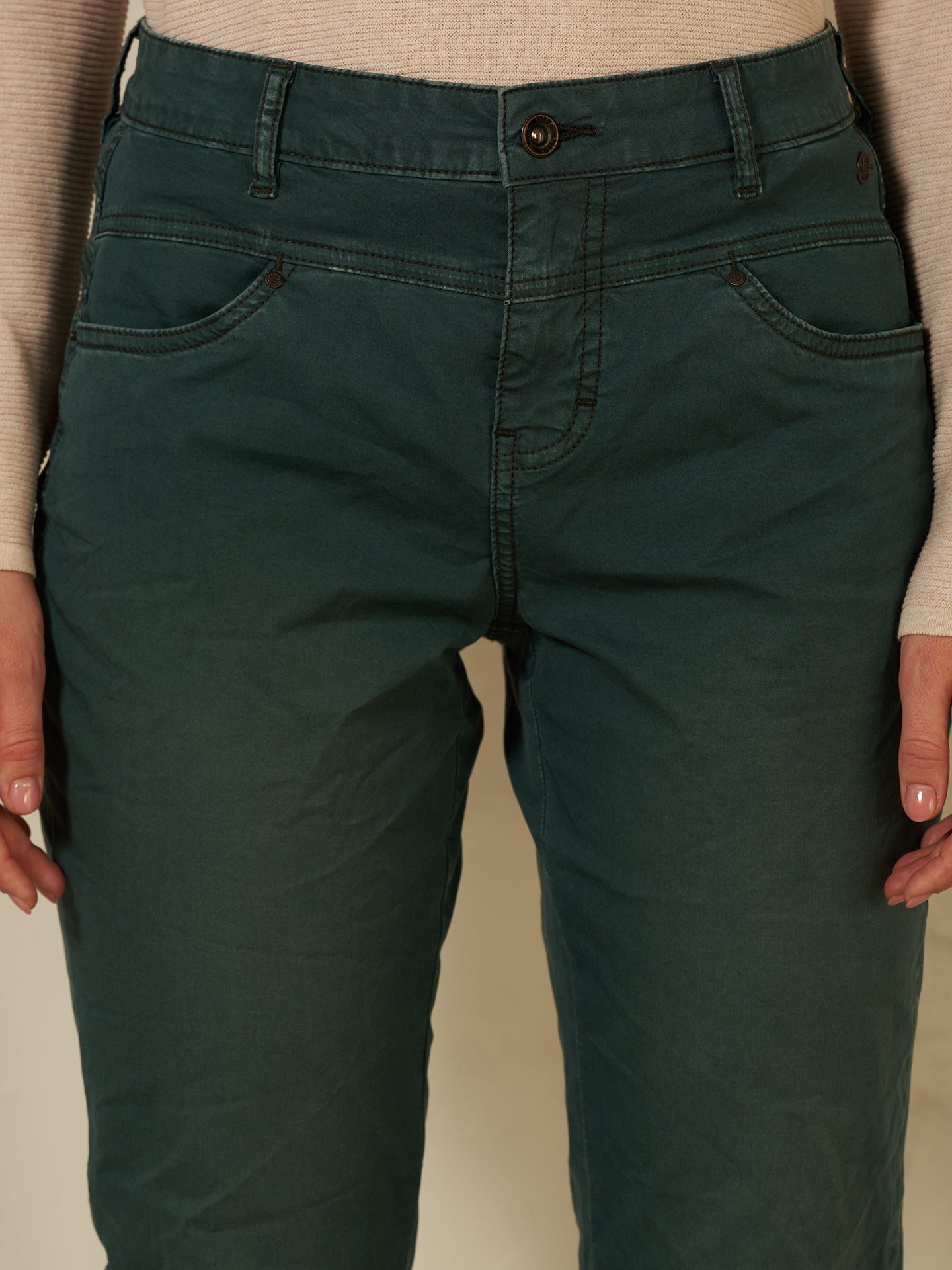 Pantaloni affusolati