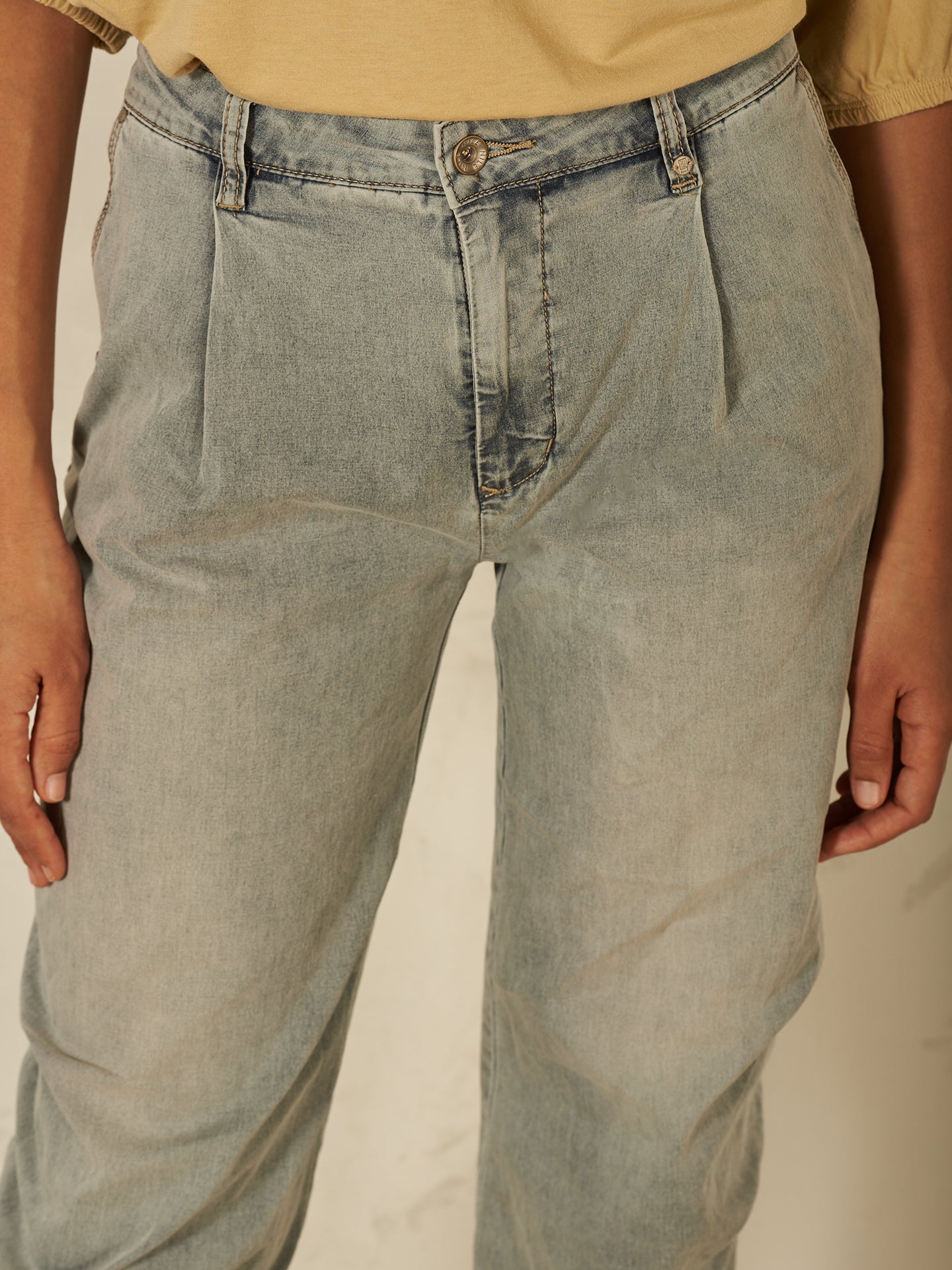 Pantaloni barrel fit