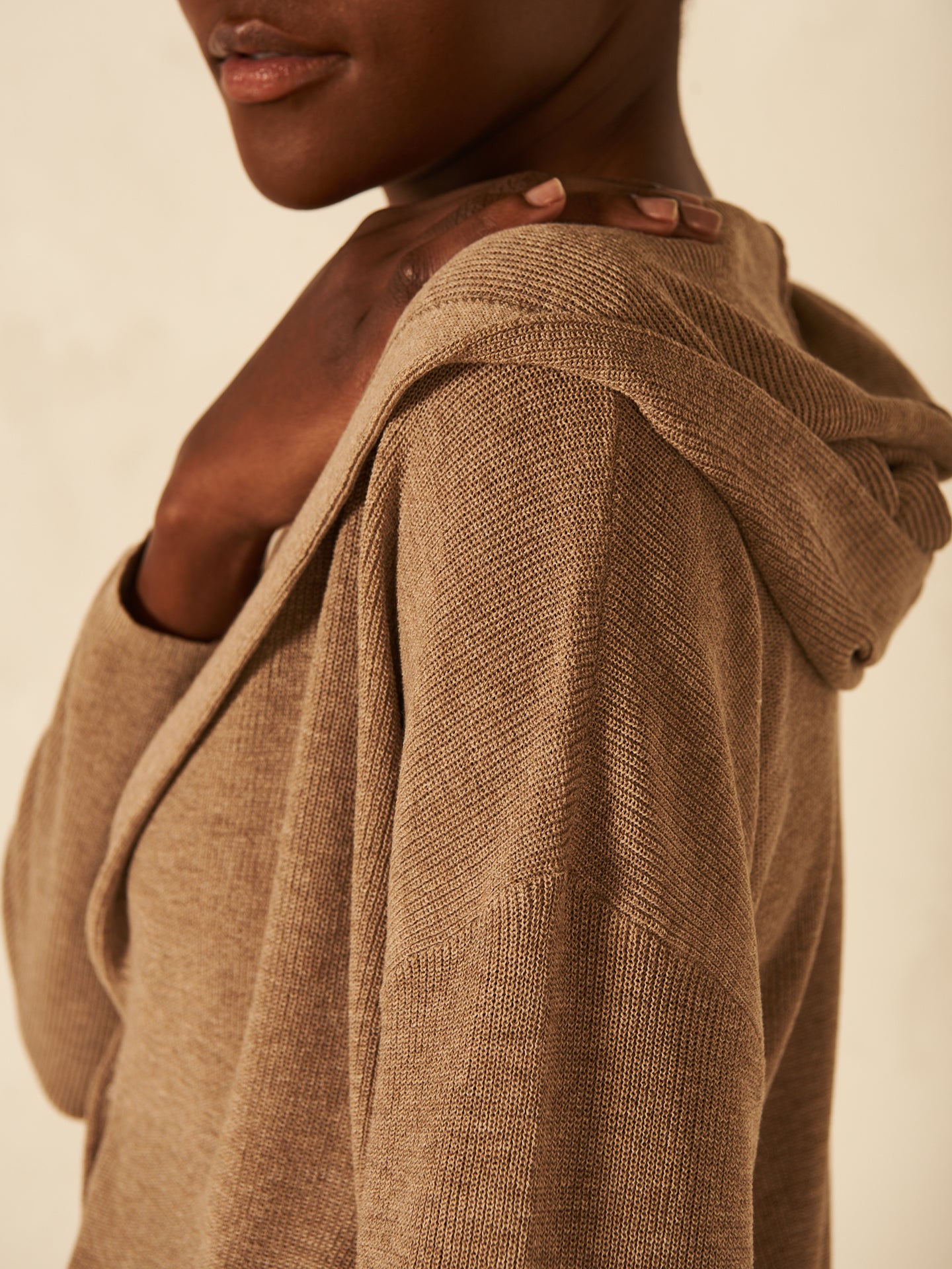 Strickjacke mit Kapuze