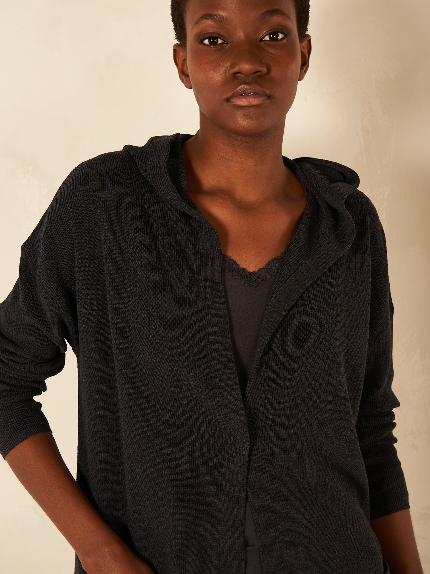 Strickjacke mit Kapuze