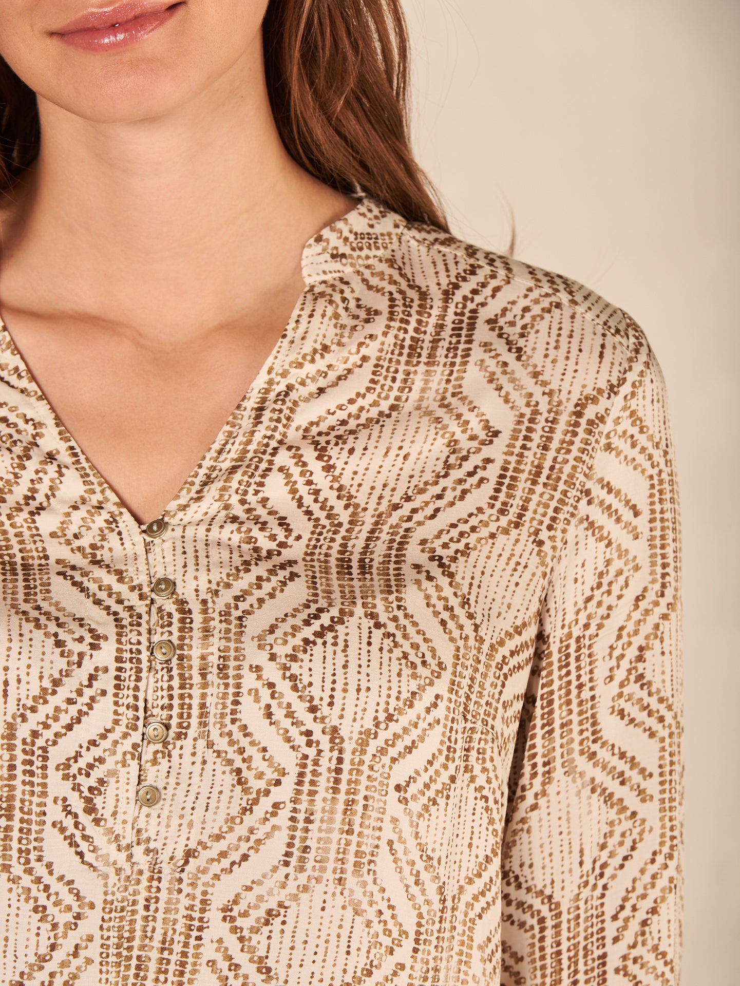 Bluse mit Stehkragen