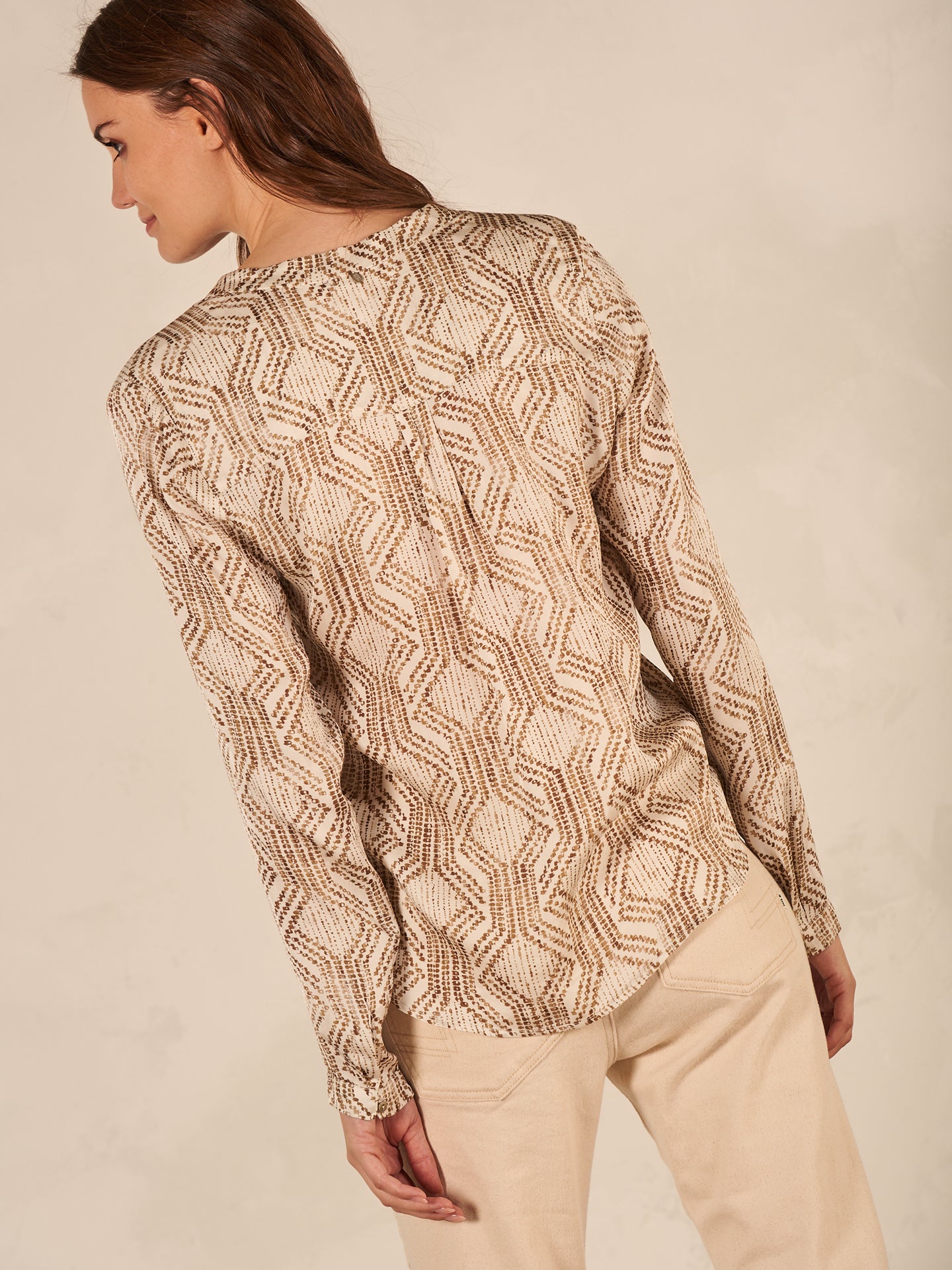 Bluse mit Stehkragen