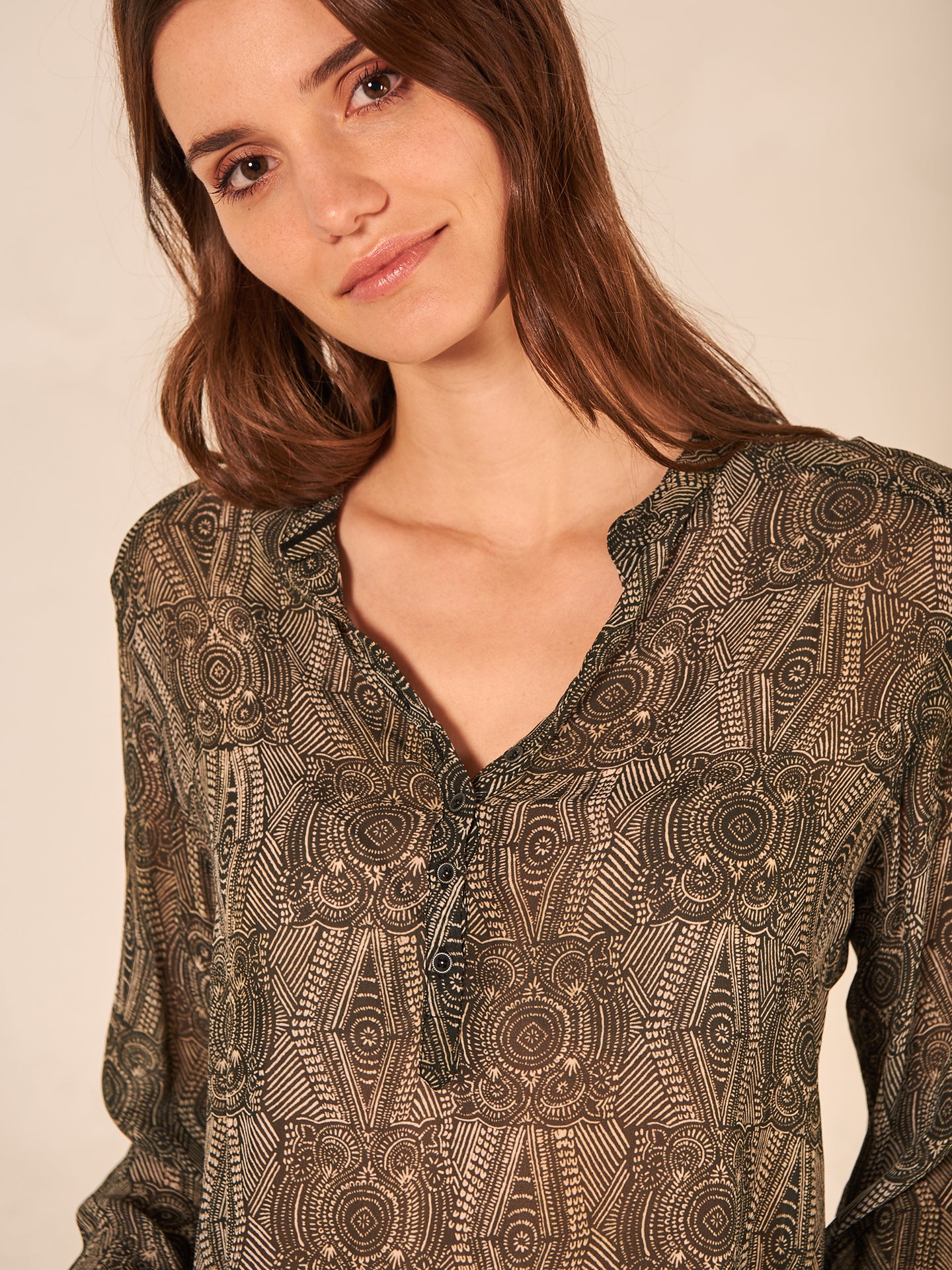 Bluse mit Knopfleiste