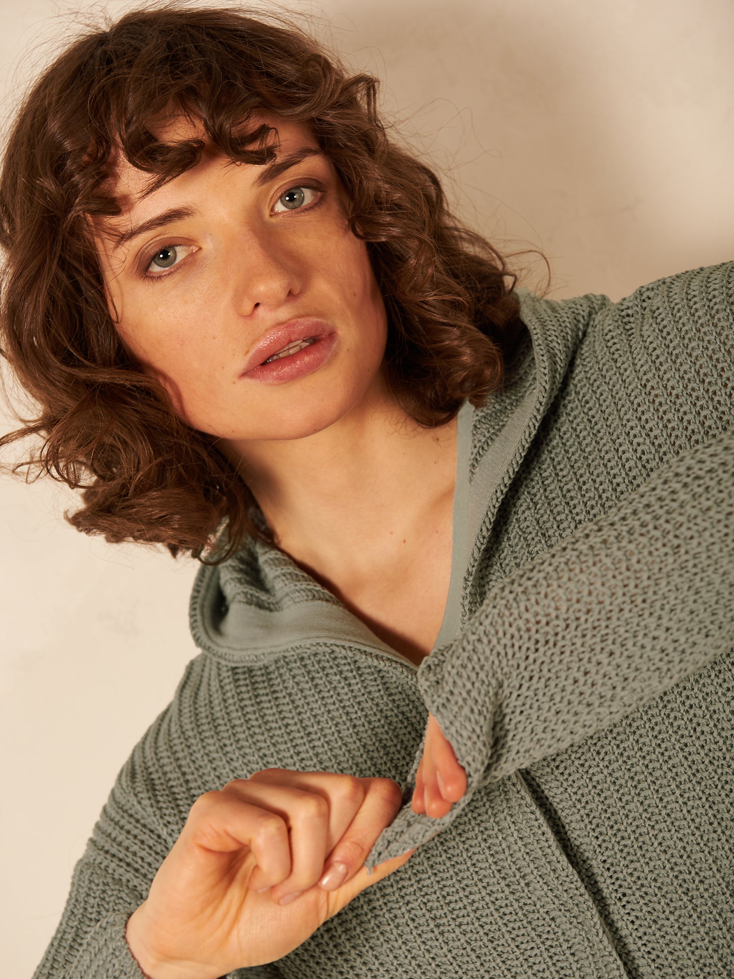 Strickjacke mit Kapuze