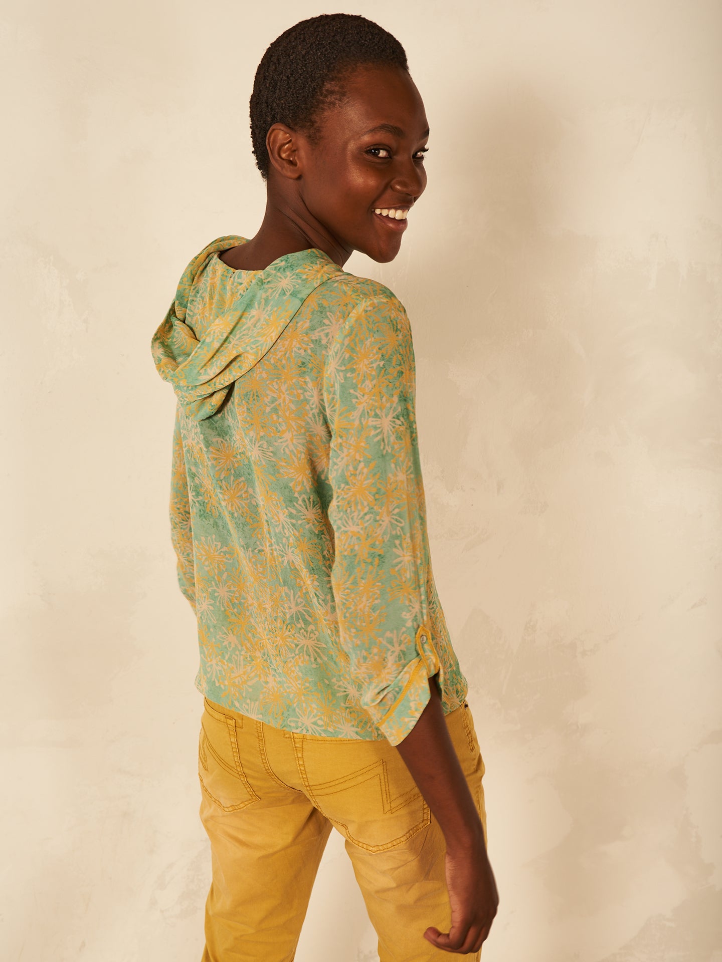 Bluse mit Kapuze