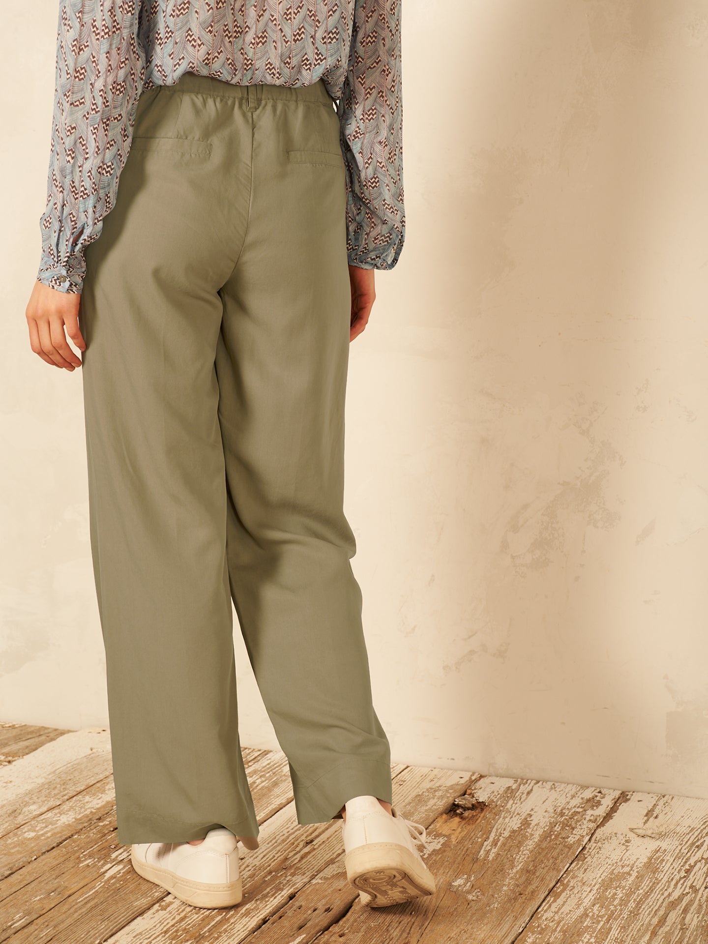 Hose Wide