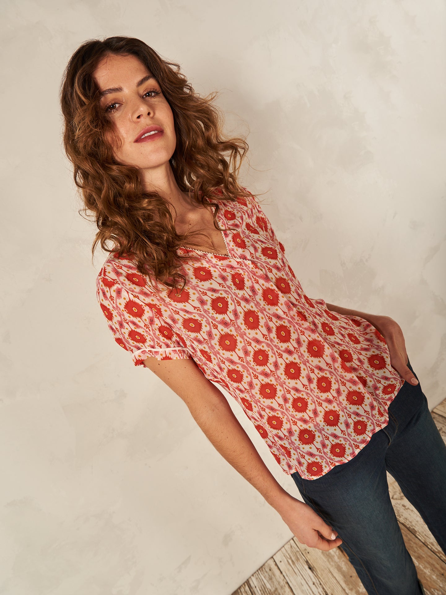 Blusa con scollo a V