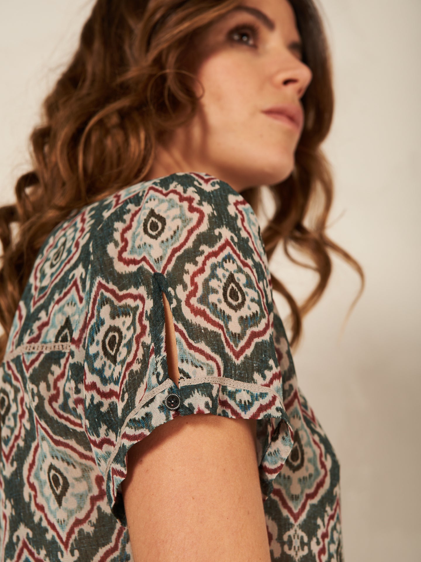 Blusa con scollo a V