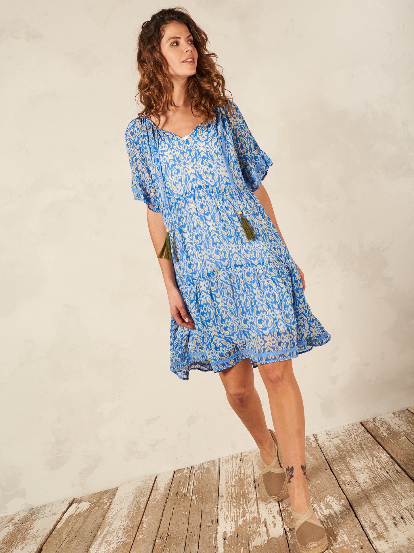 Kleid mit Volant