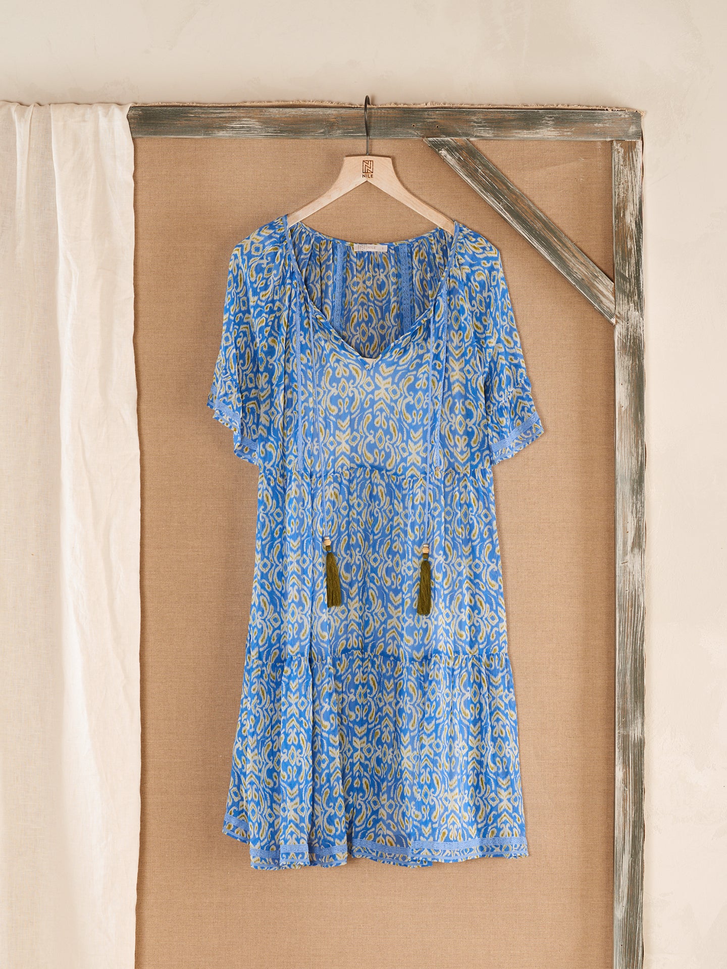 Kleid mit Volant