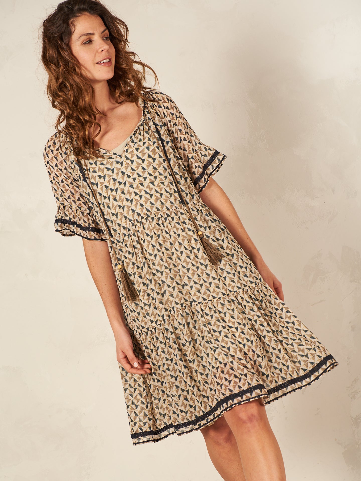 Kleid mit Volant