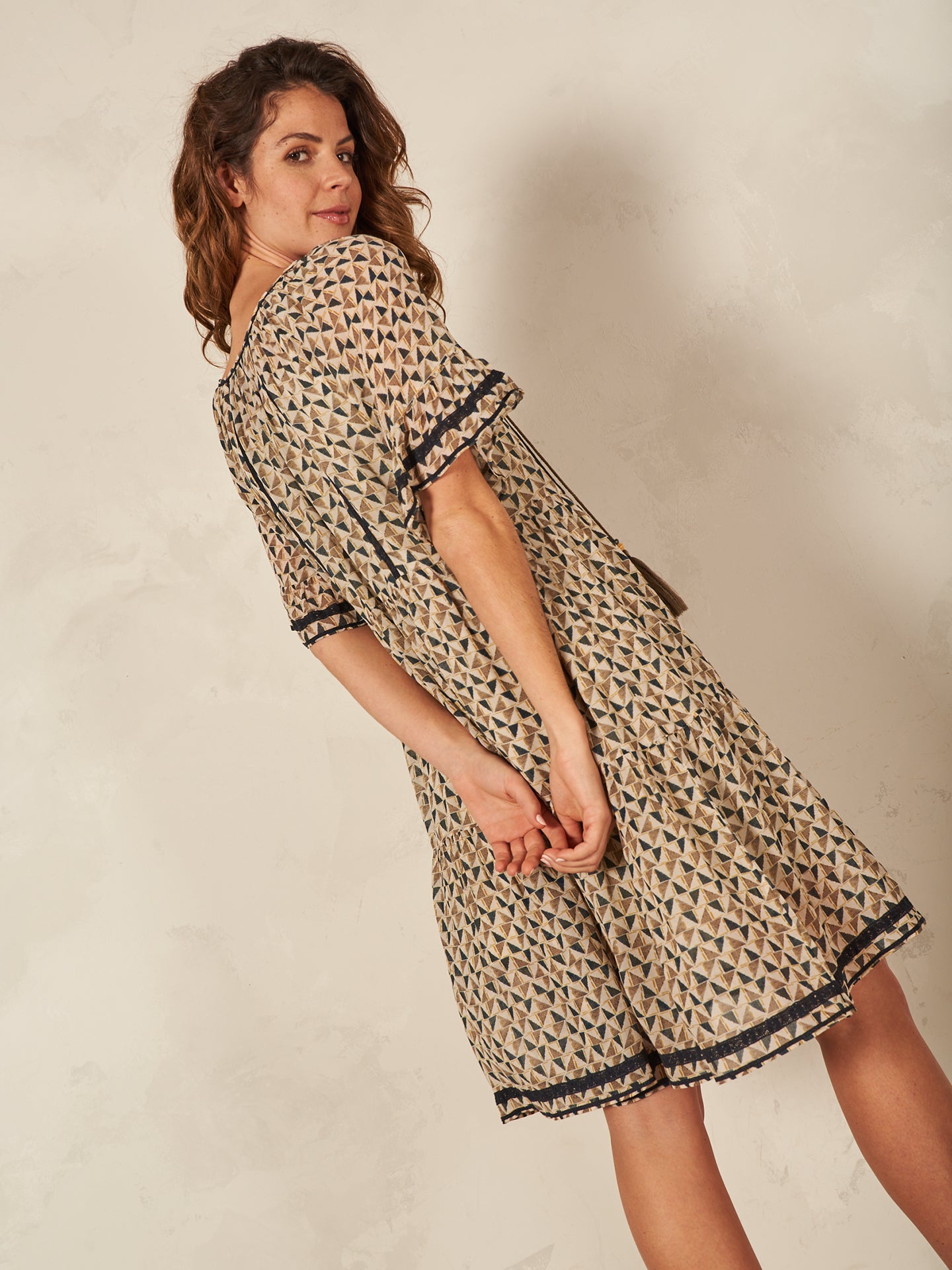 Kleid mit Volant
