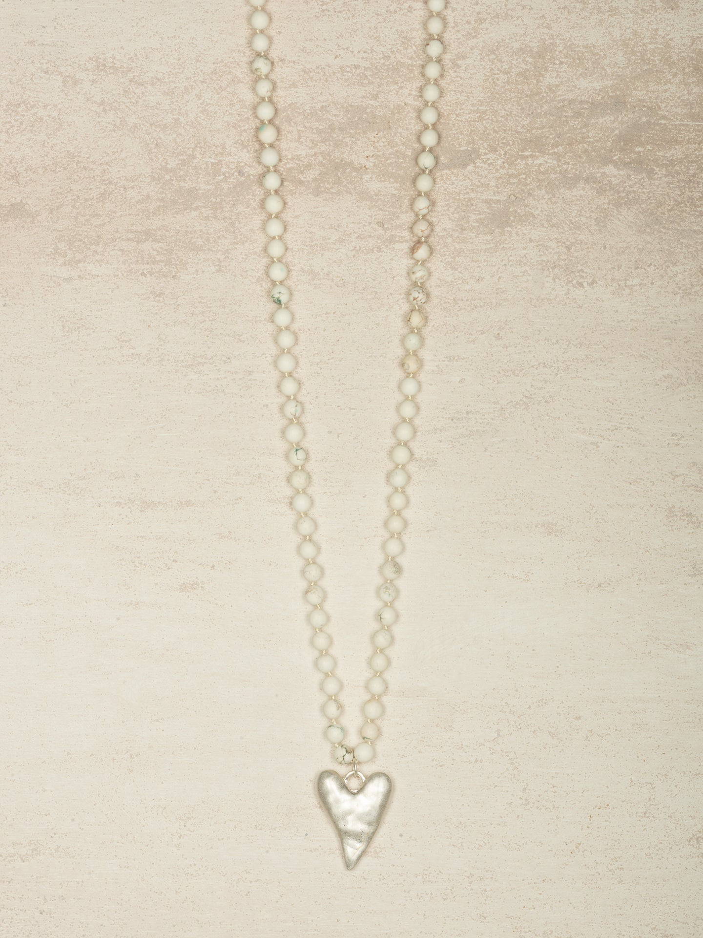 collier avec pendentif