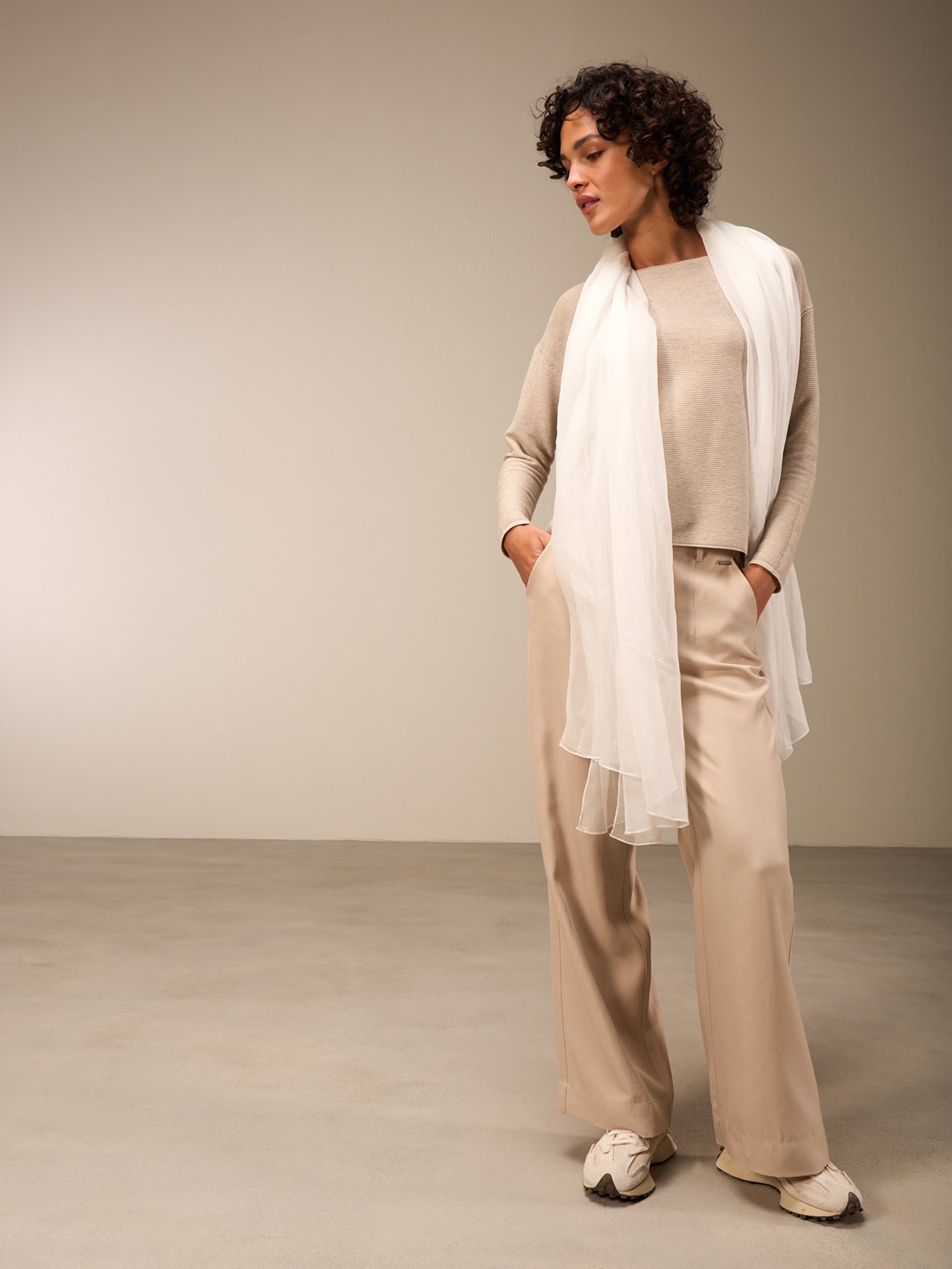 Maglione con scollo rotondo