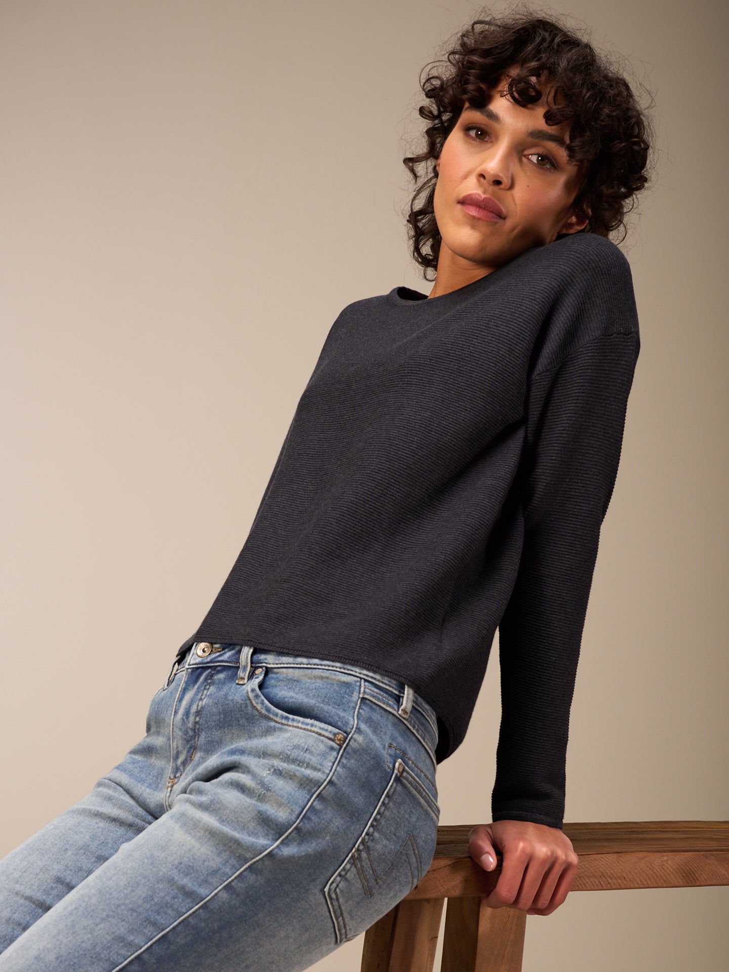 Maglione con scollo rotondo