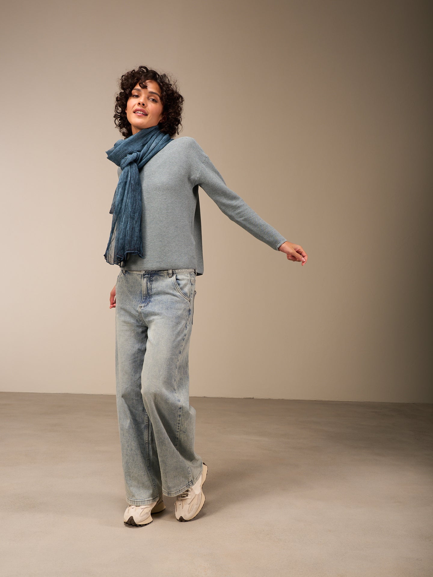 Maglione con scollo rotondo