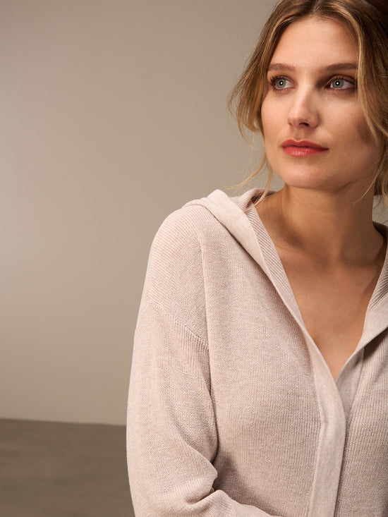 Strickjacke mit Kapuze