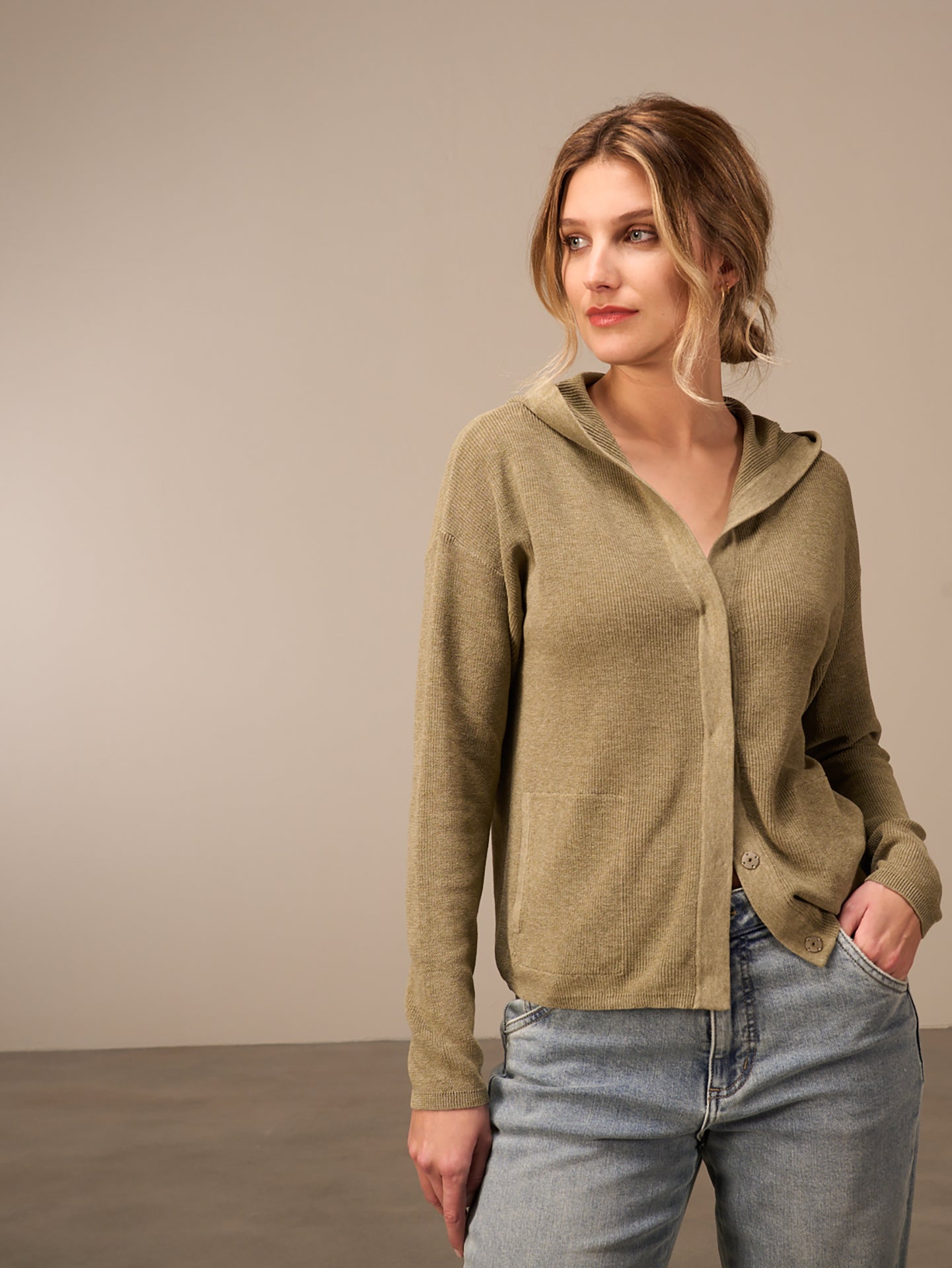 Strickjacke mit Kapuze