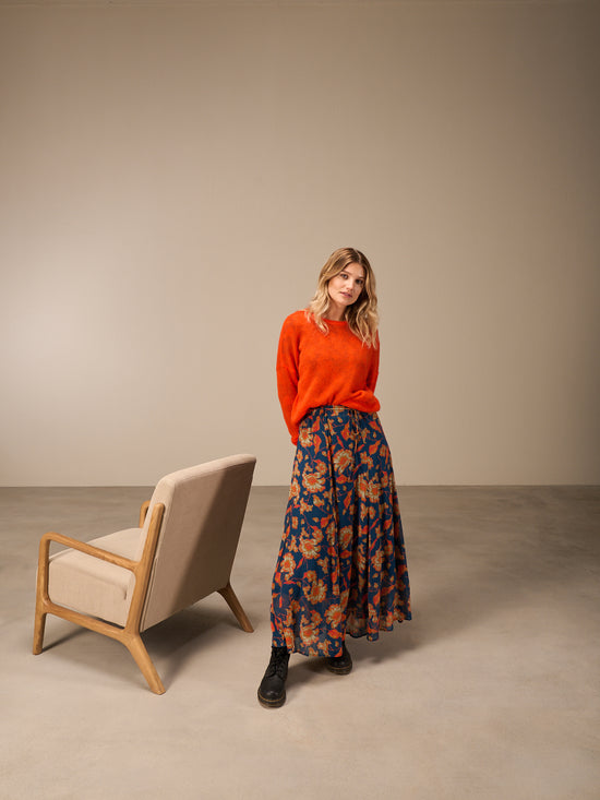 Skirt with elastic waistband