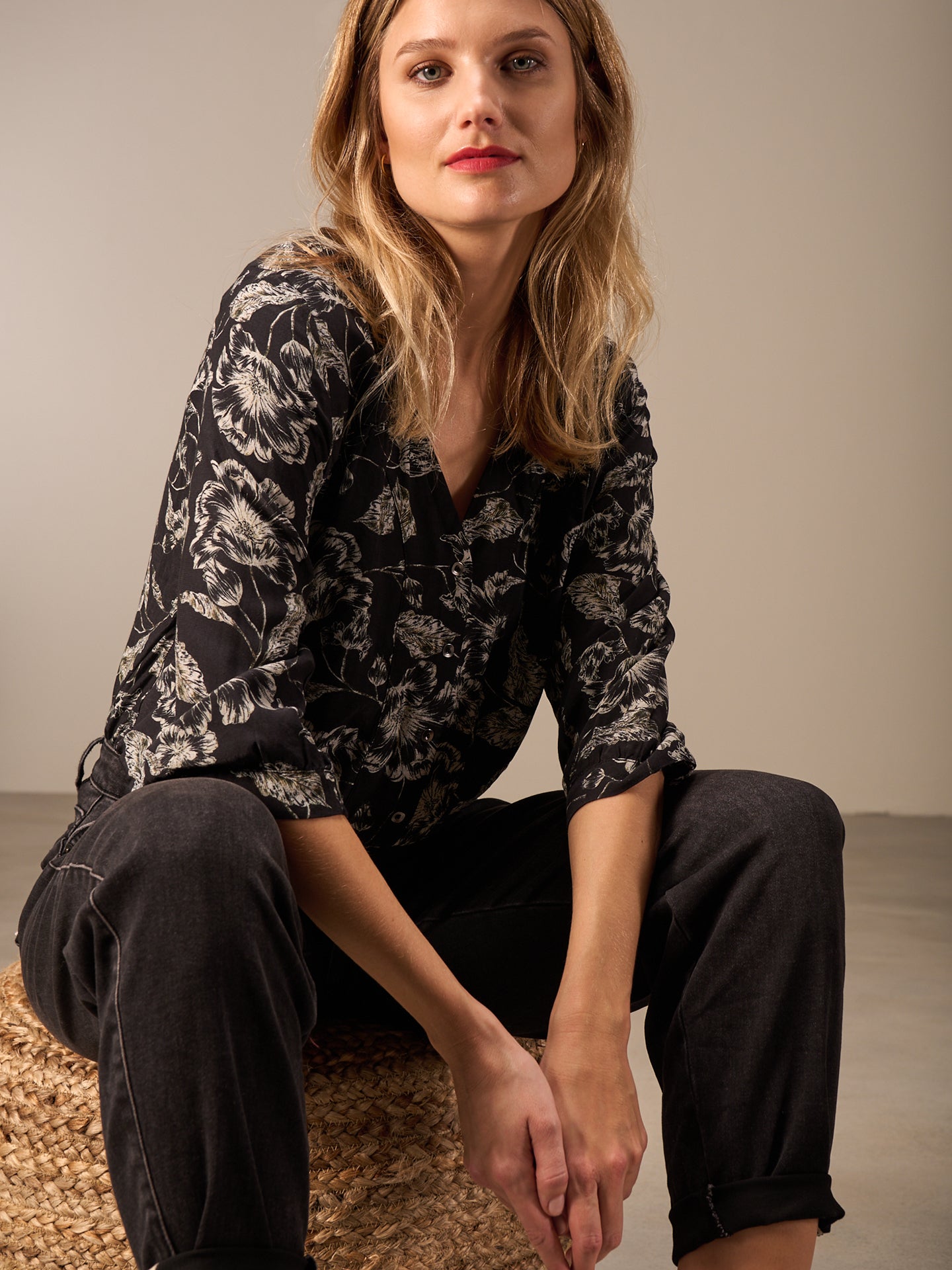 3/4-sleeved blouse