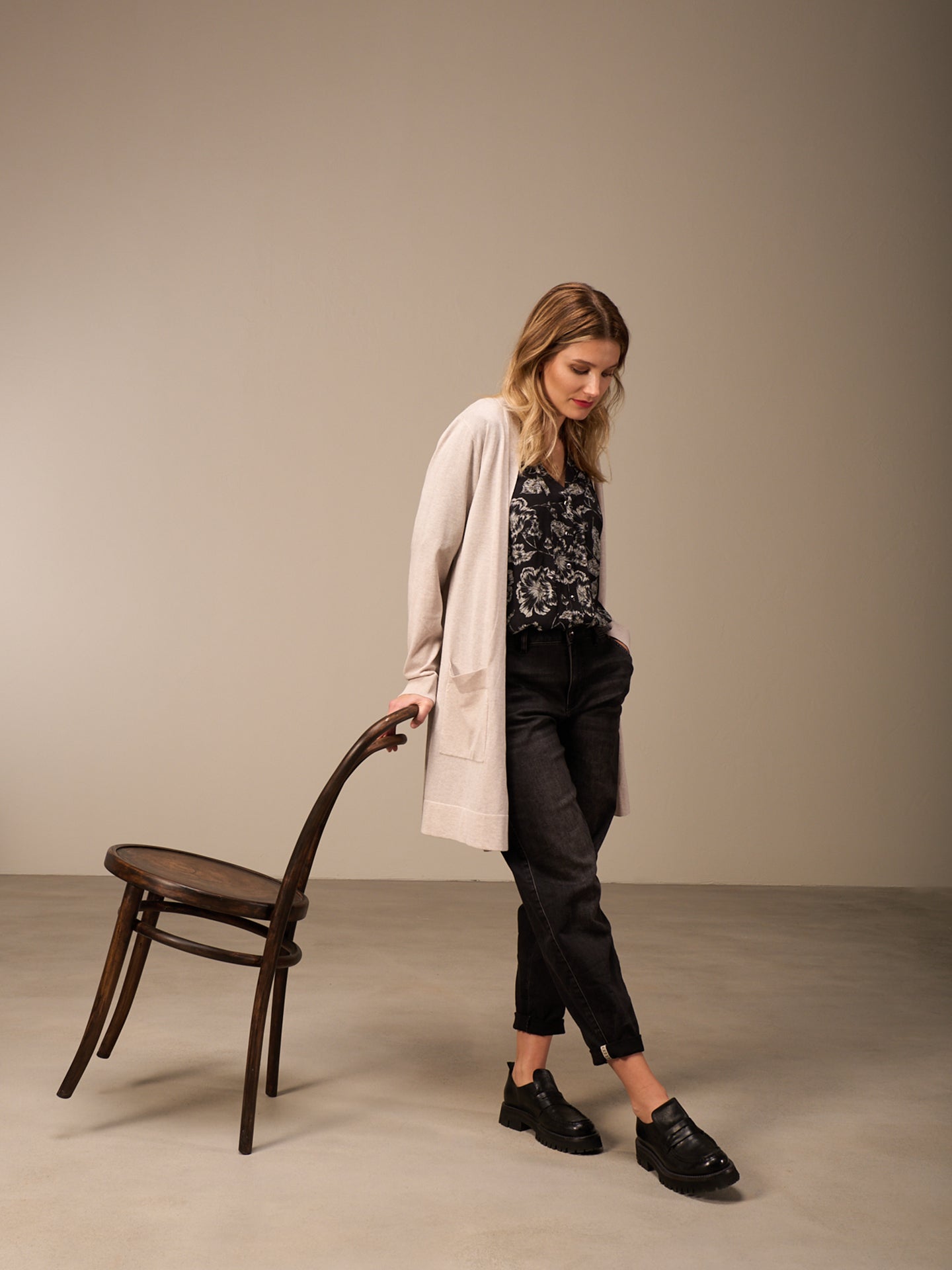3/4-sleeved blouse