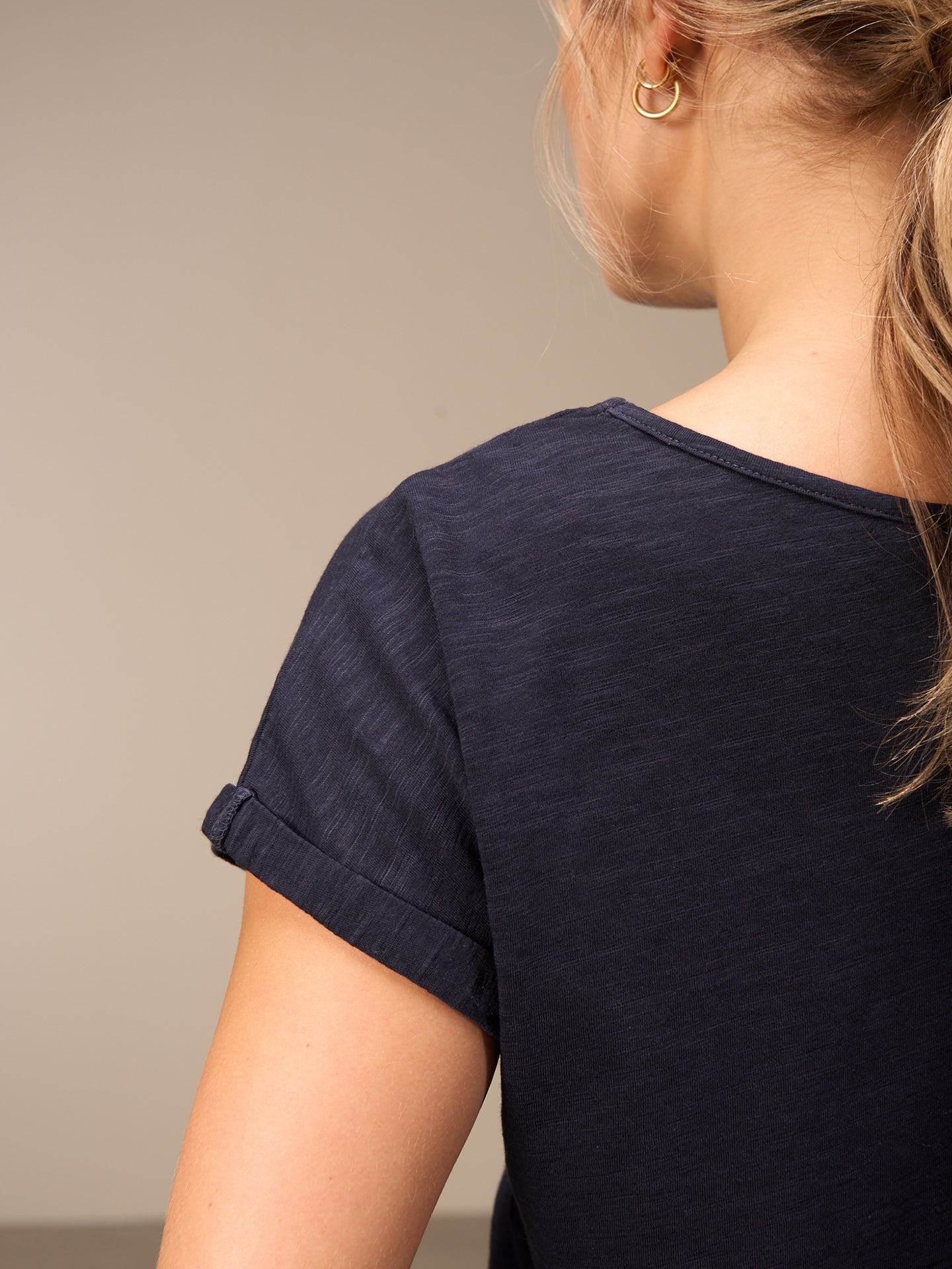 Short-sleeved shirt