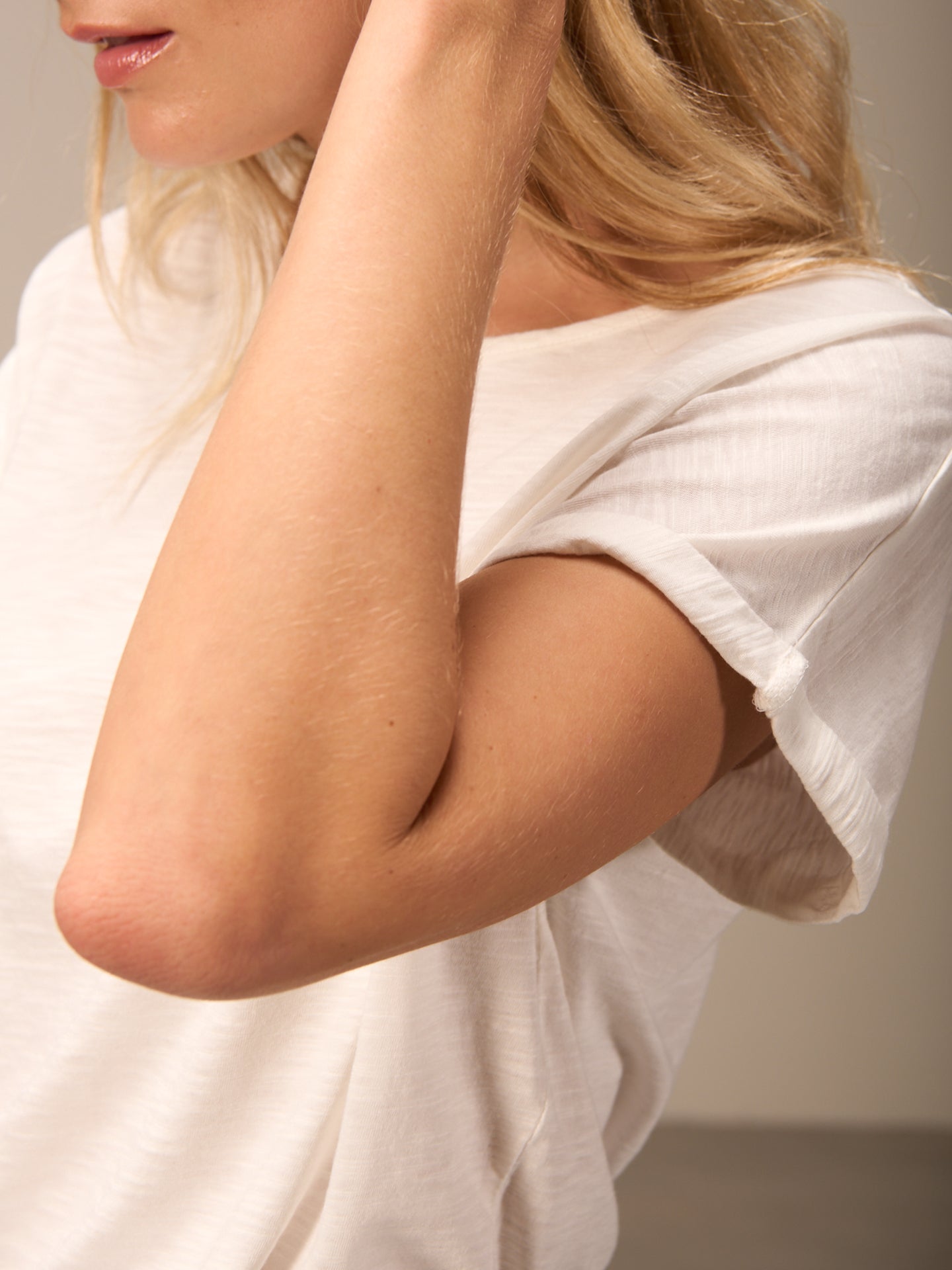 Short-sleeved shirt