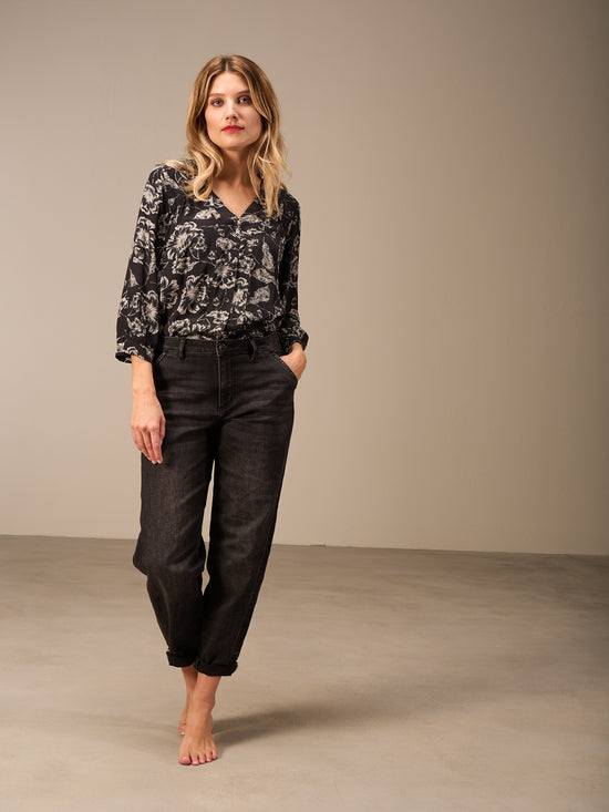 Barrel-leg jeans