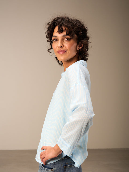 3/4-sleeved blouse