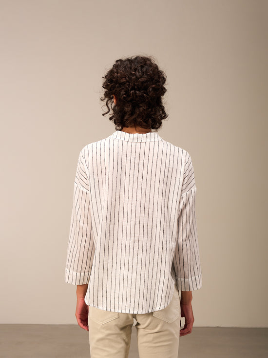 3/4-sleeved blouse