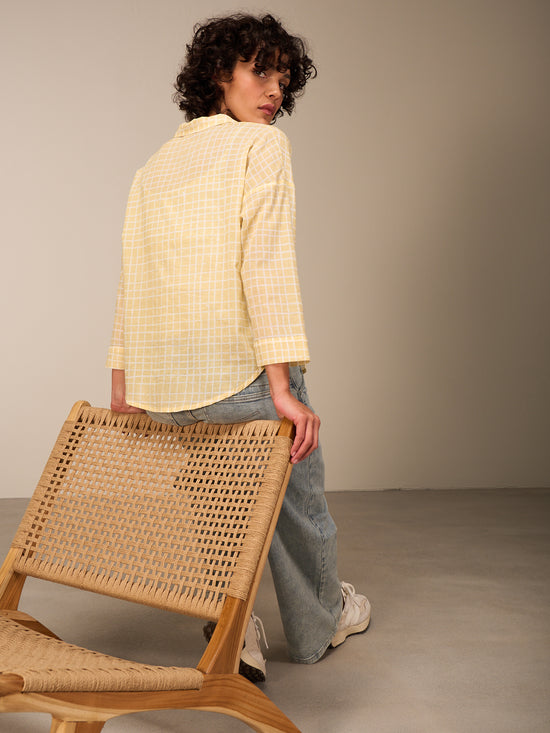 3/4-sleeved blouse