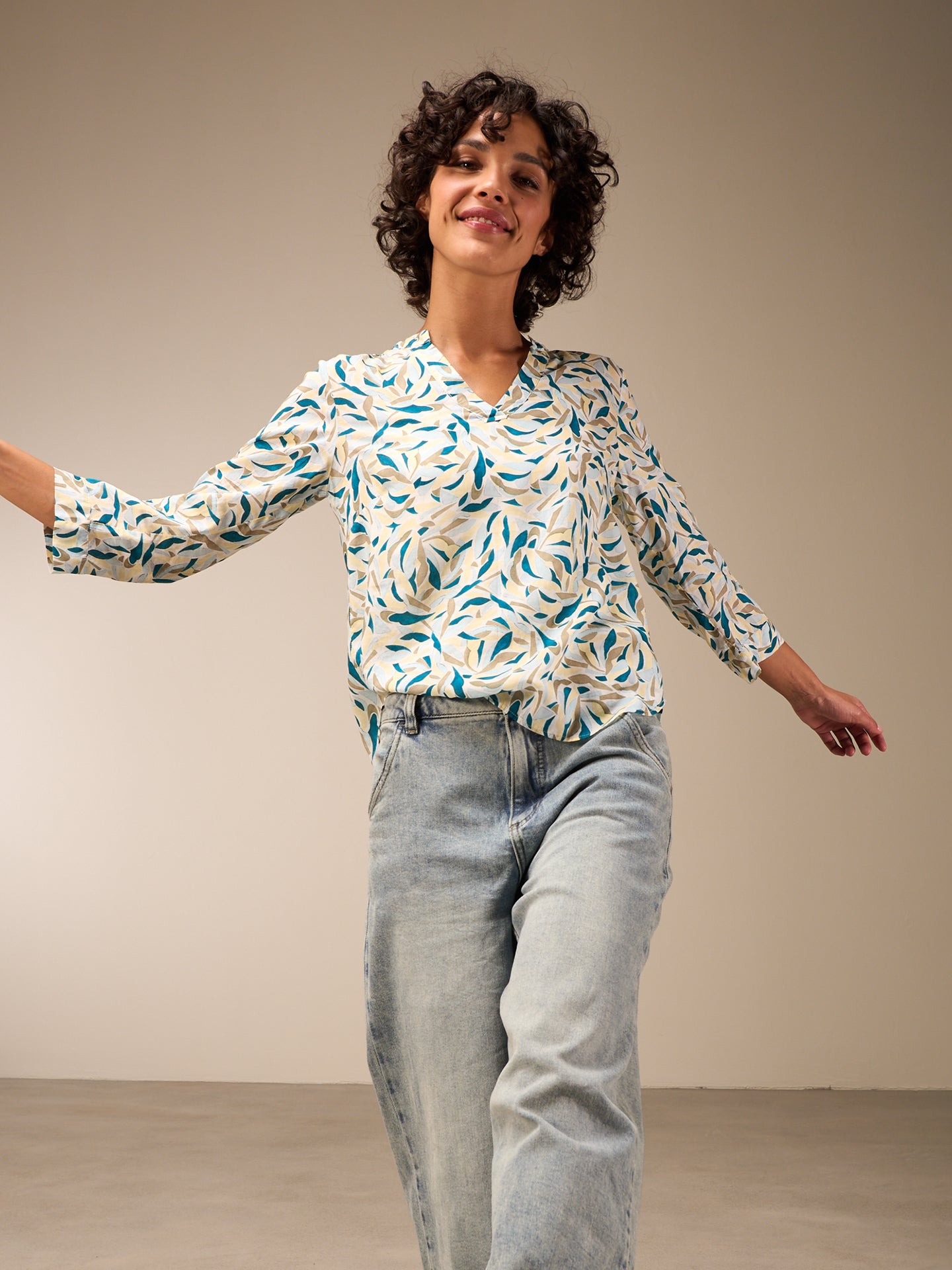 Blusa con scollo a V