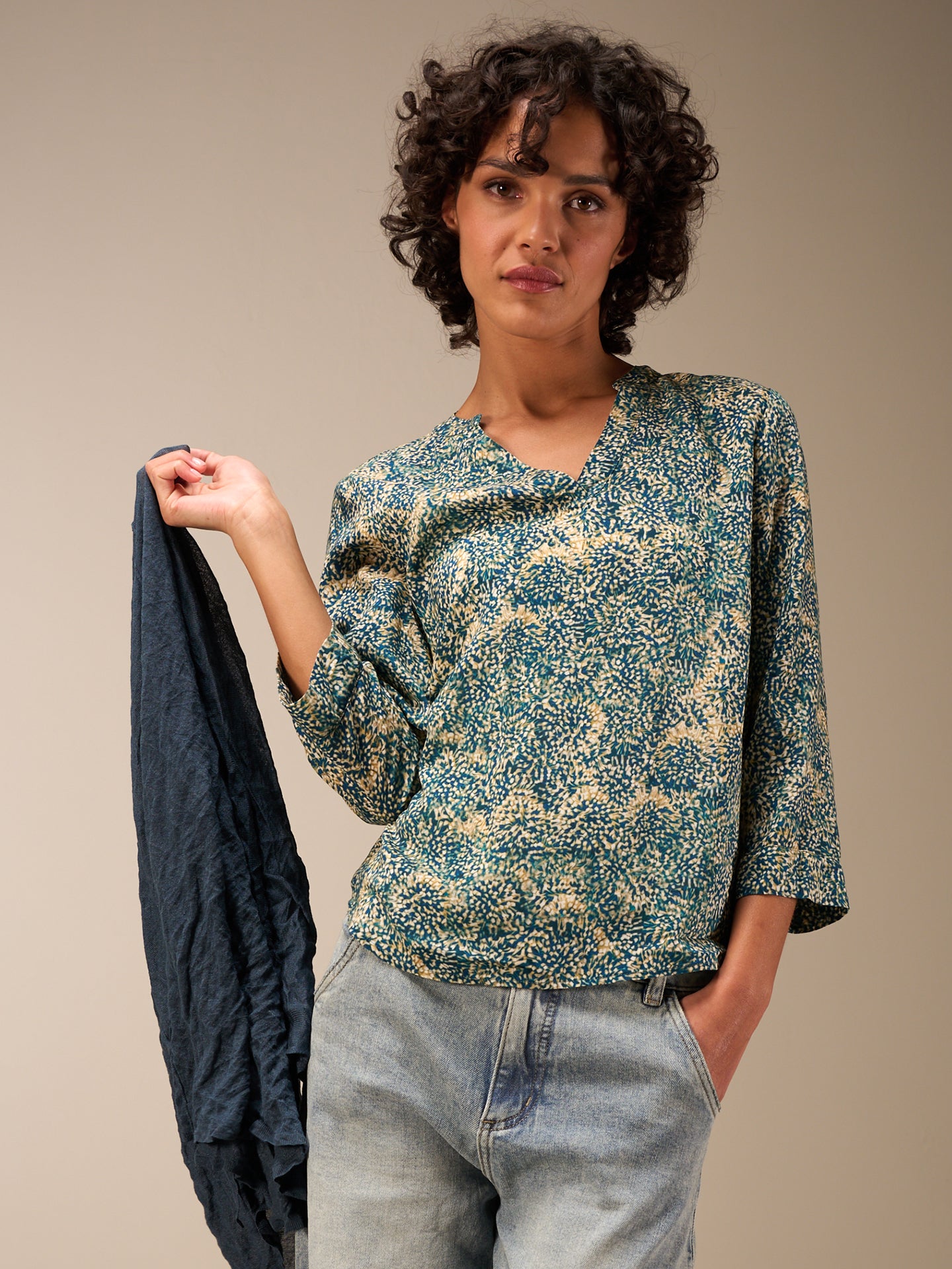 blouse avec col en V