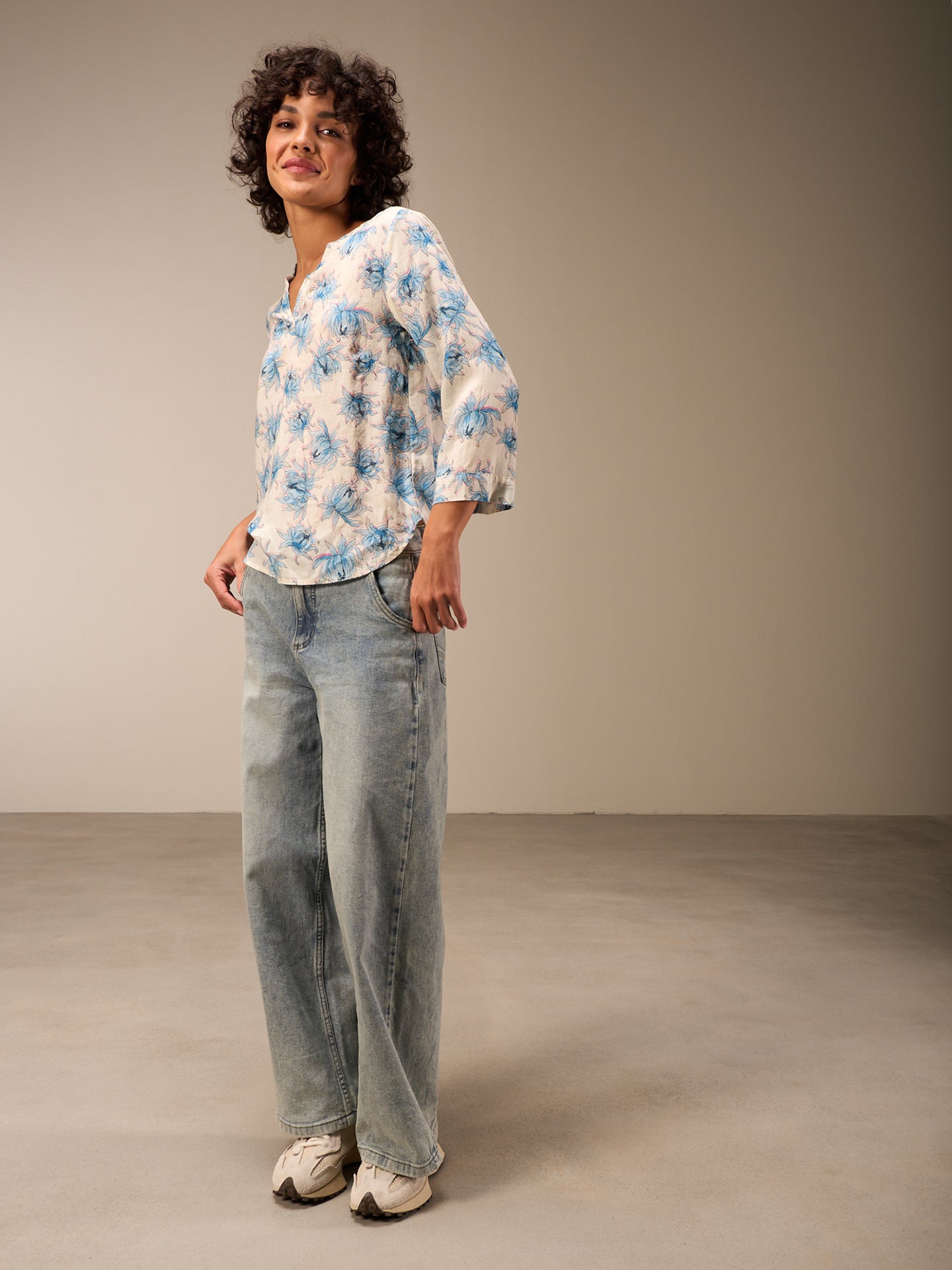 Blusa con scollo a V